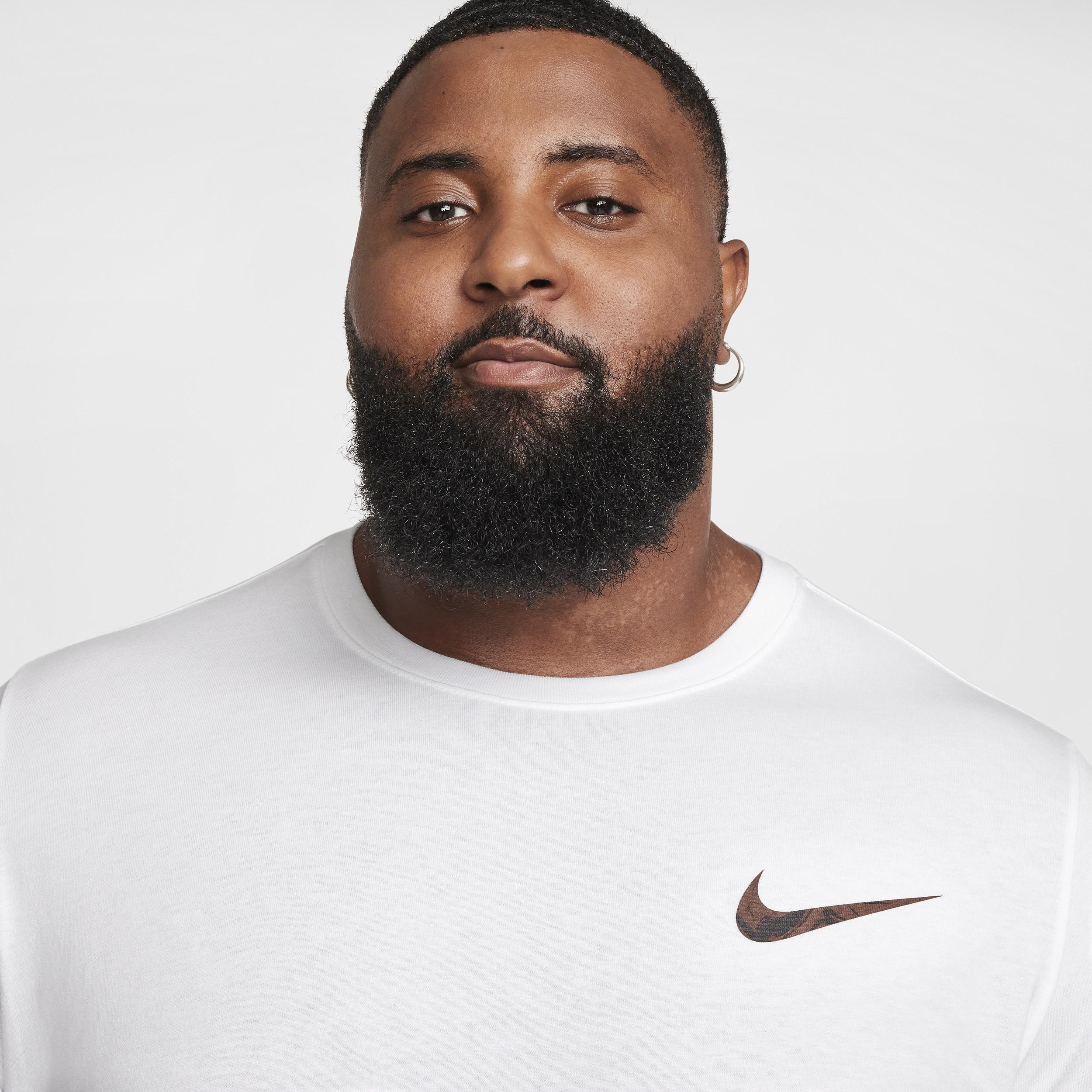 Men's Nike Sportswear Club Long-Sleeve T-Shirt Product Image
