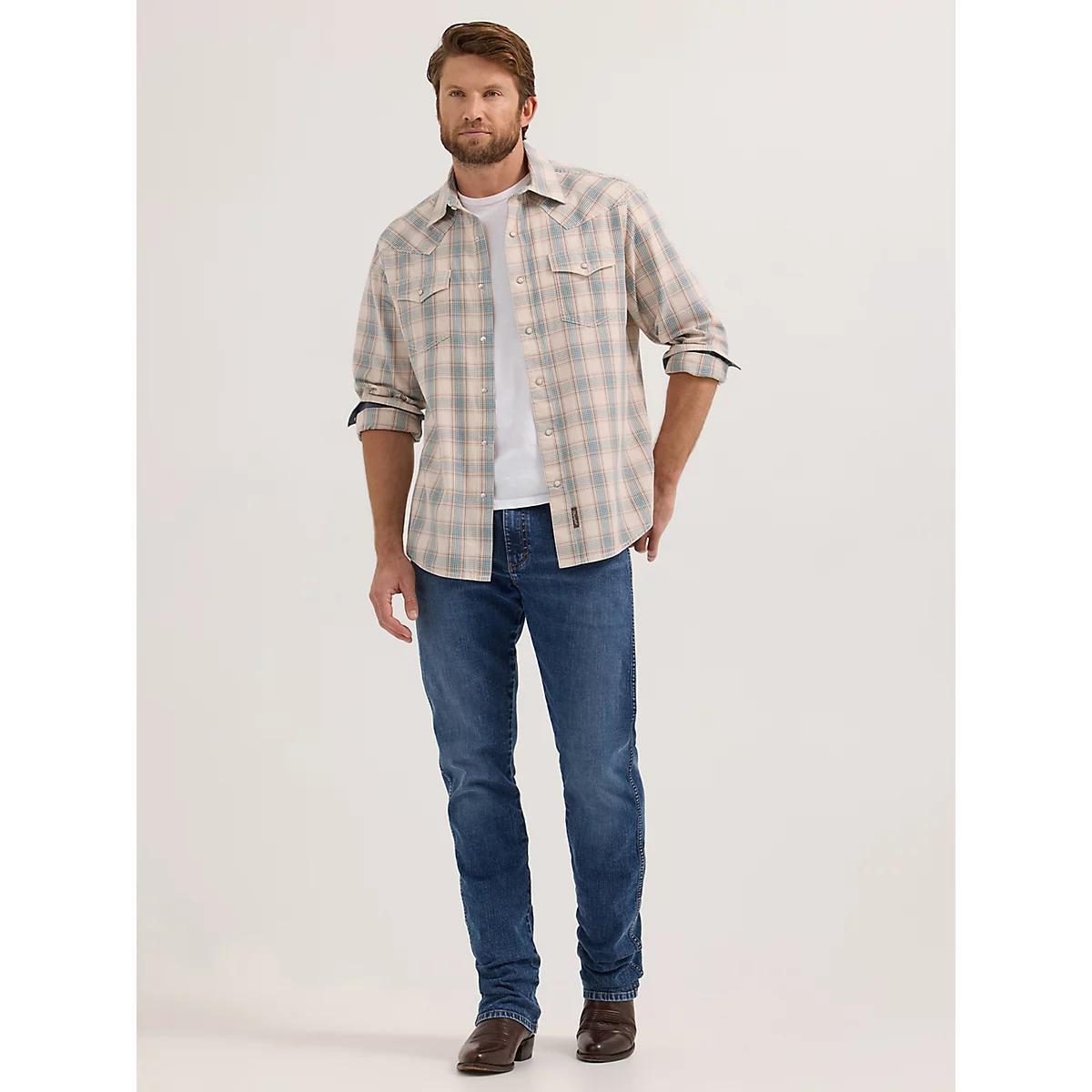 Men's Wrangler Retro® Slim Fit Straight Leg Jean in Mendenhall Product Image