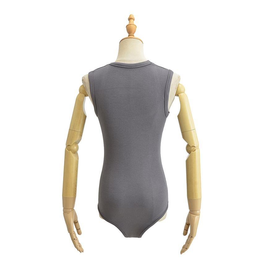 Sleeveless Scoop Neck Plain Bodysuit Top Product Image