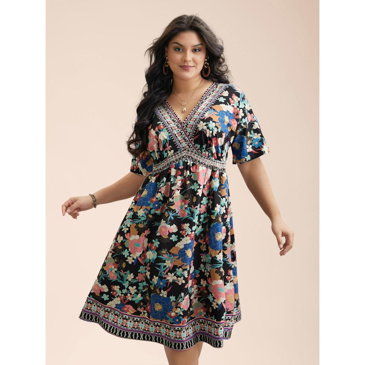 Plus Size Boho Print Shirred V-Neck Flared Midi Dress Black Women Resort Shirred V-neck Elbow-length sleeve Curvy BloomChic 12/L Product Image