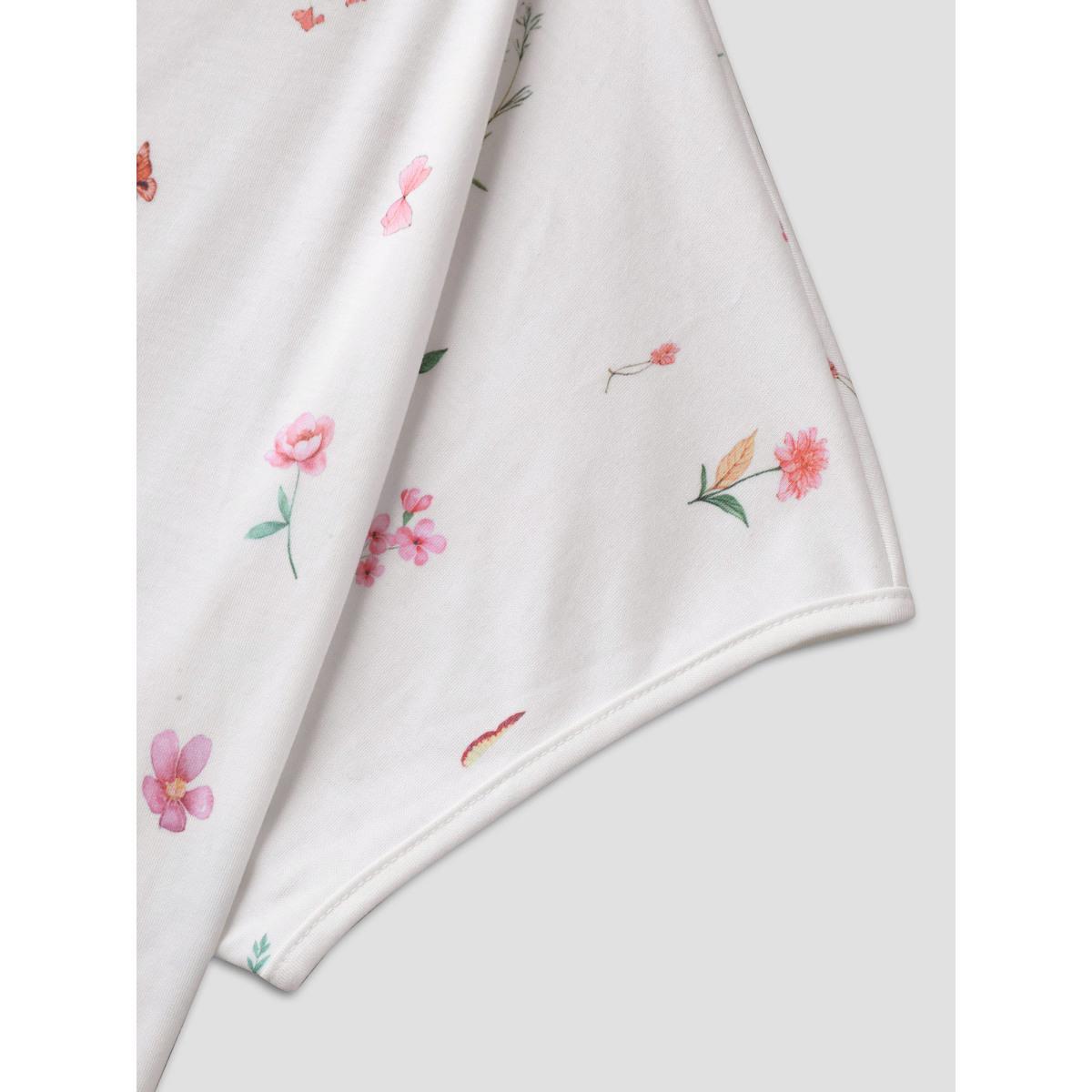 Plus Size Stretchy Floral Print Round Neck T-Shirt Originalwhite Women Non Natural Flowers Round Neck Loose Everyday-Casual T-shirts BloomChic 26/4X Product Image