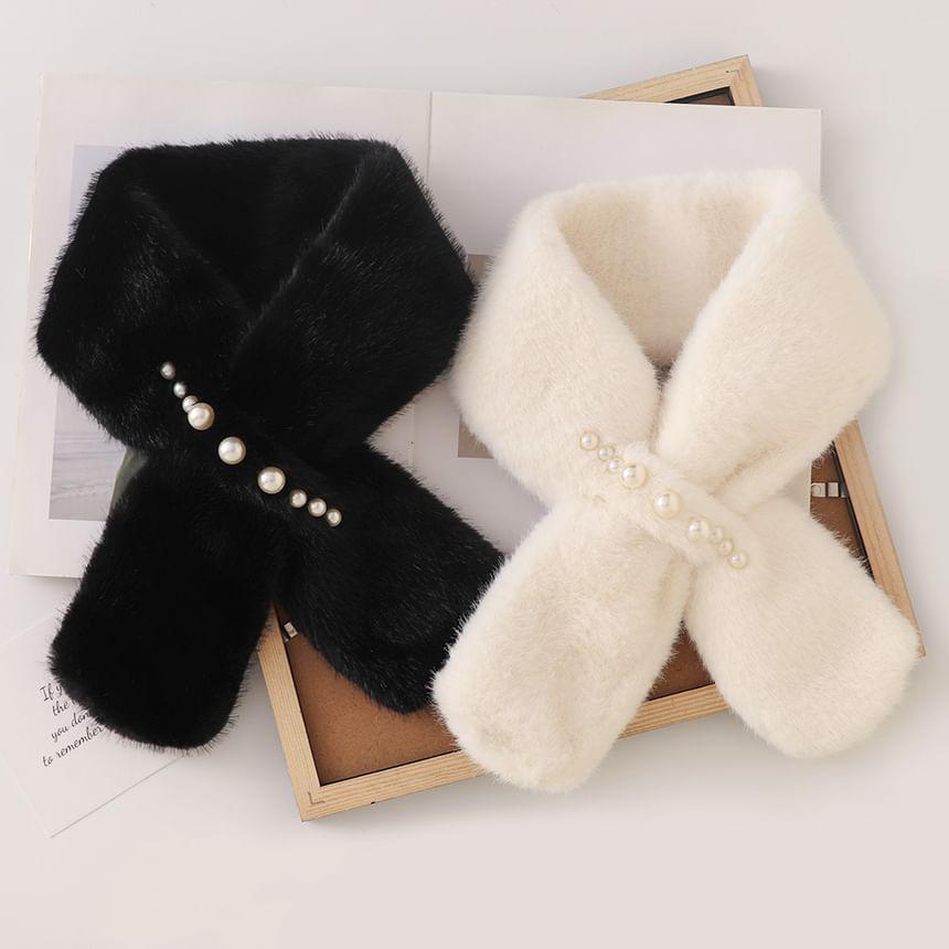 Plain Faux Pearl Embellished Faux Fur Scarf Product Image
