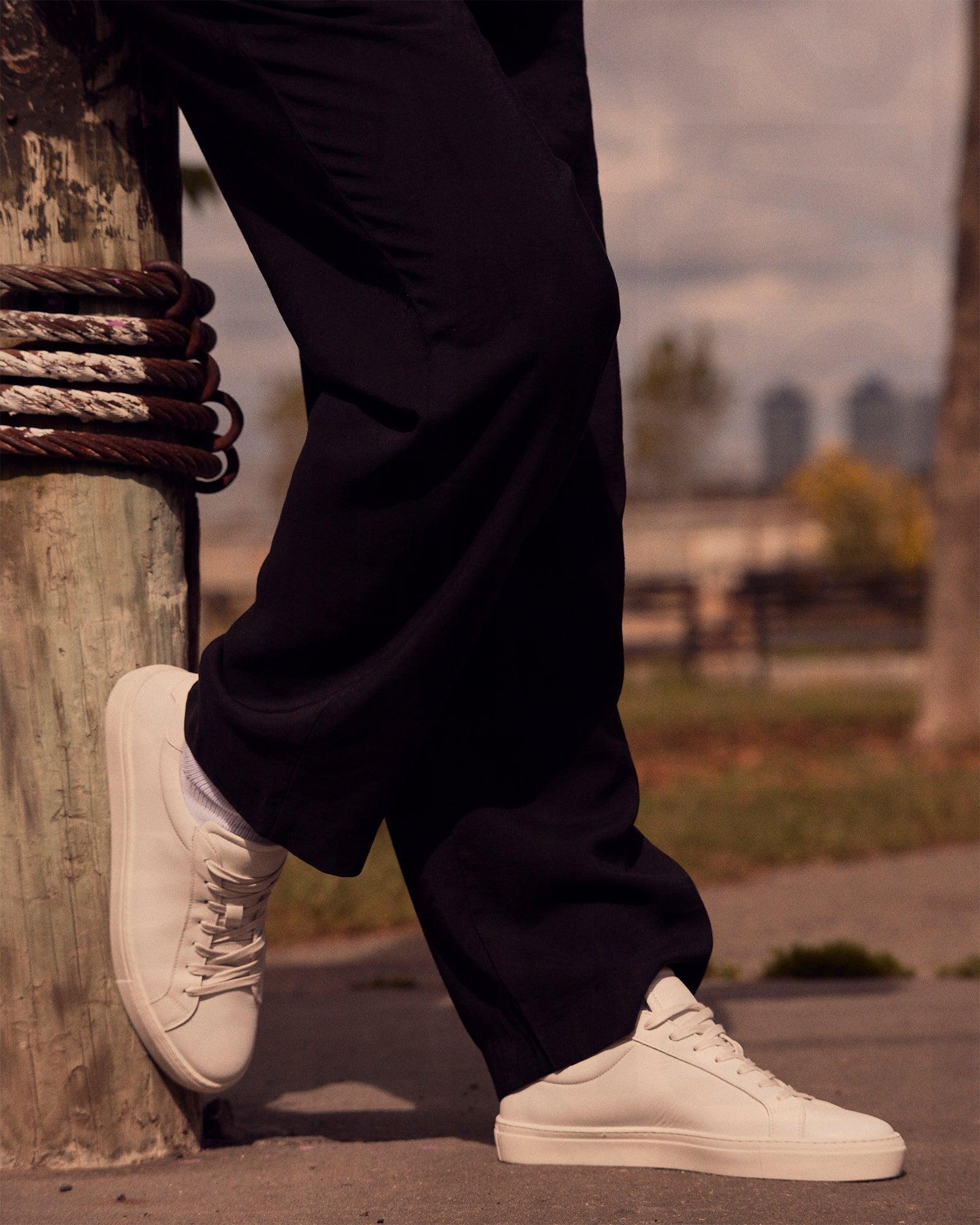 BONDD WHITE LEATHER Male Product Image