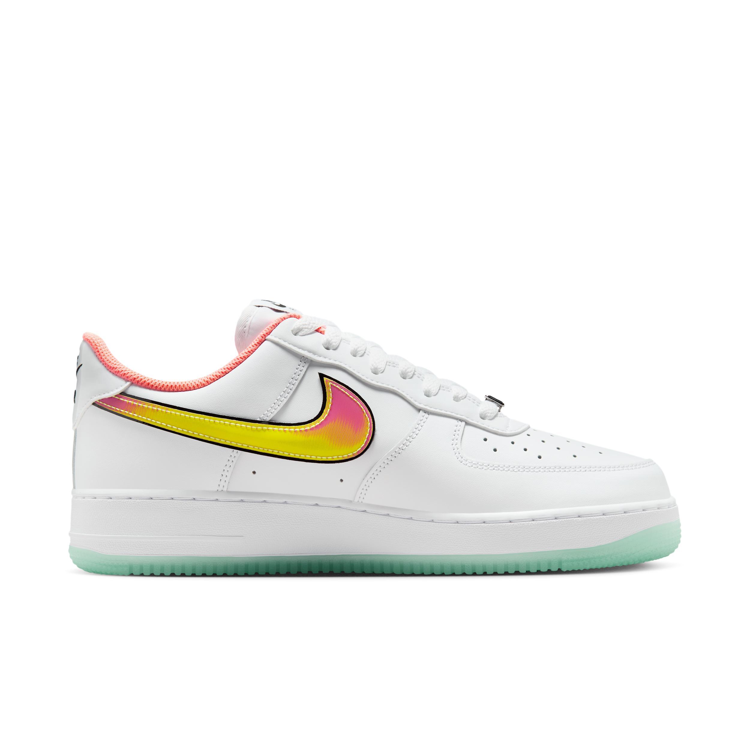 Nike Men's Air Force 1 '07 Shoes Product Image