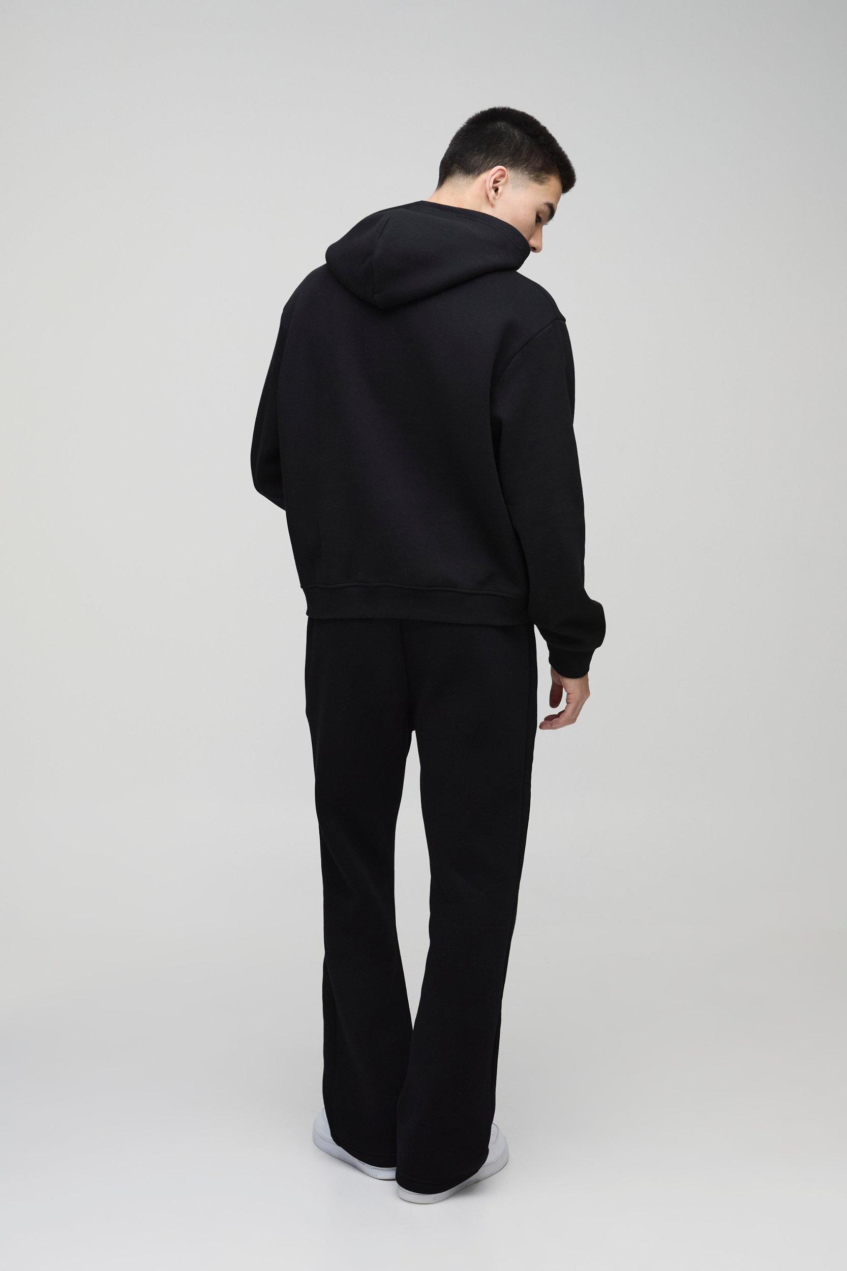 330GSM Oversized Boxy Over The Head Hoodie With Woven Branding | boohooMAN USA Product Image