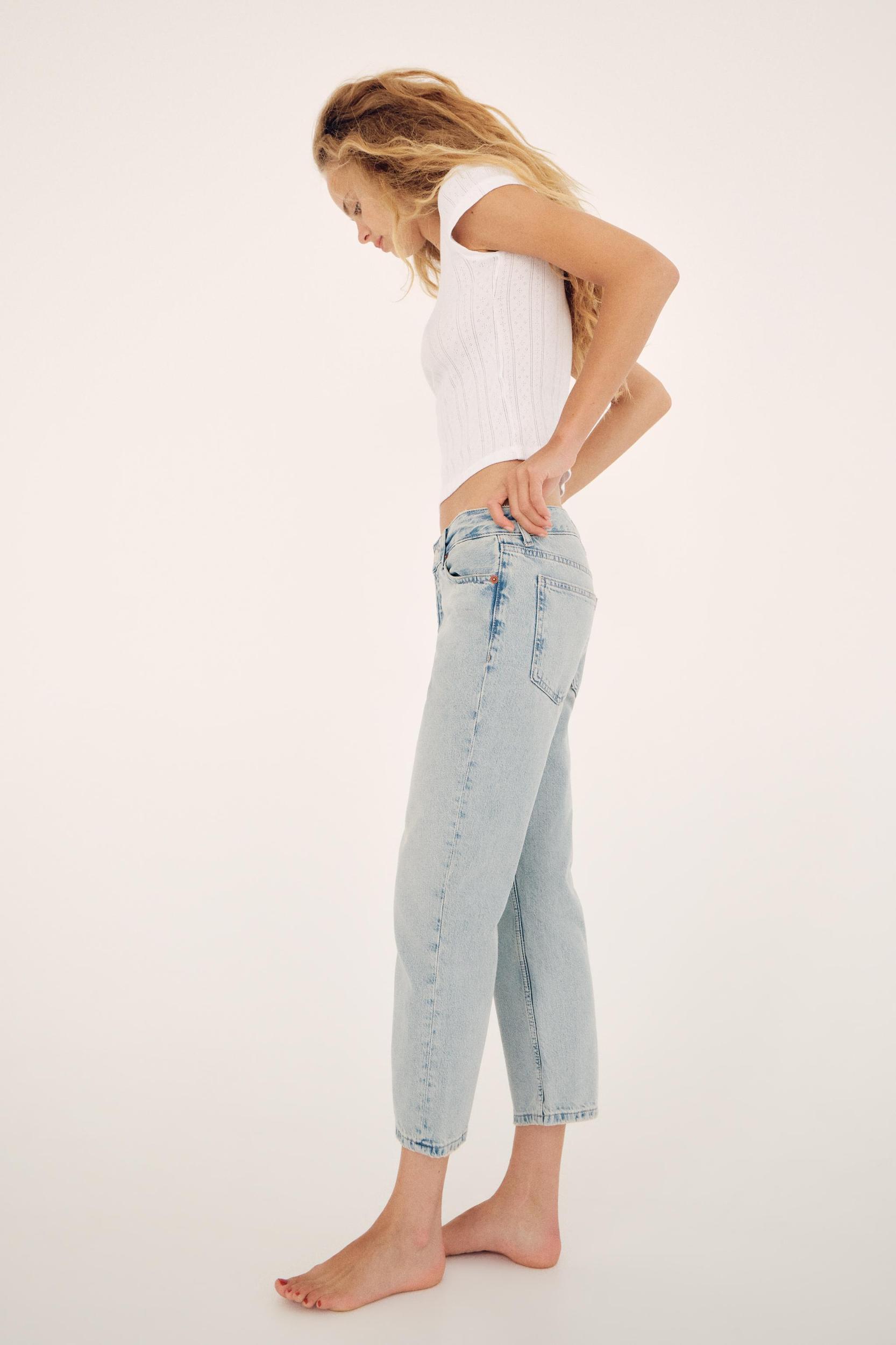 TRF LOW RISE STRAIGHT CUT CROPPED JEANS Product Image