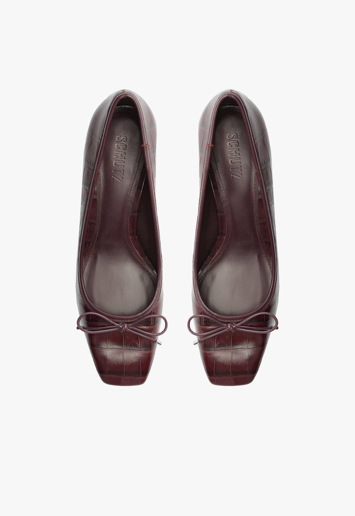 Arissa Pump Product Image