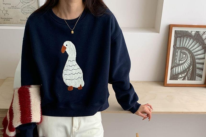 Round Neck Duck Patterned Fleece-Lined Sweatshirt Product Image