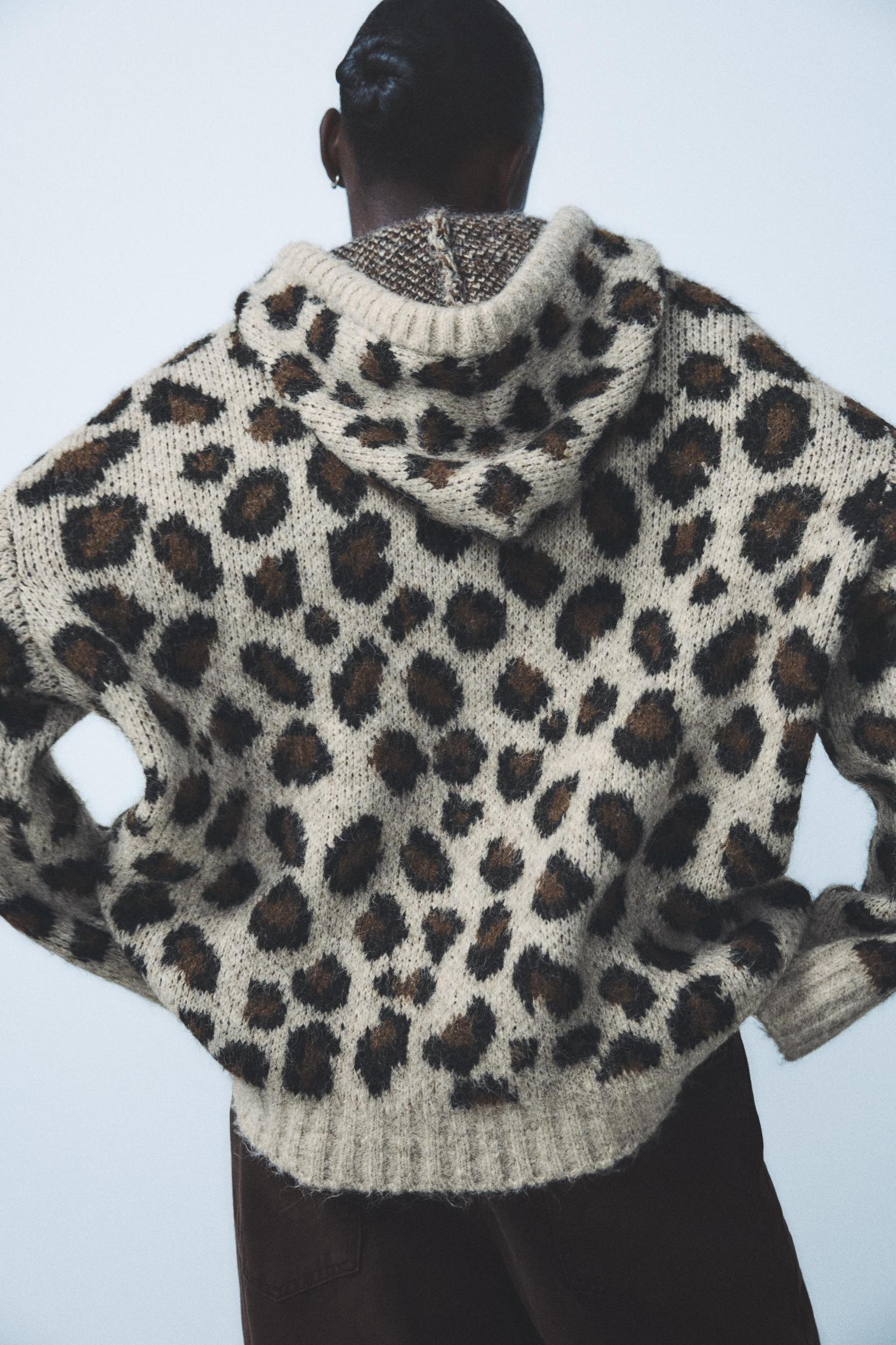 ANIMAL PRINT JACQUARD KNIT SWEATSHIRT Product Image