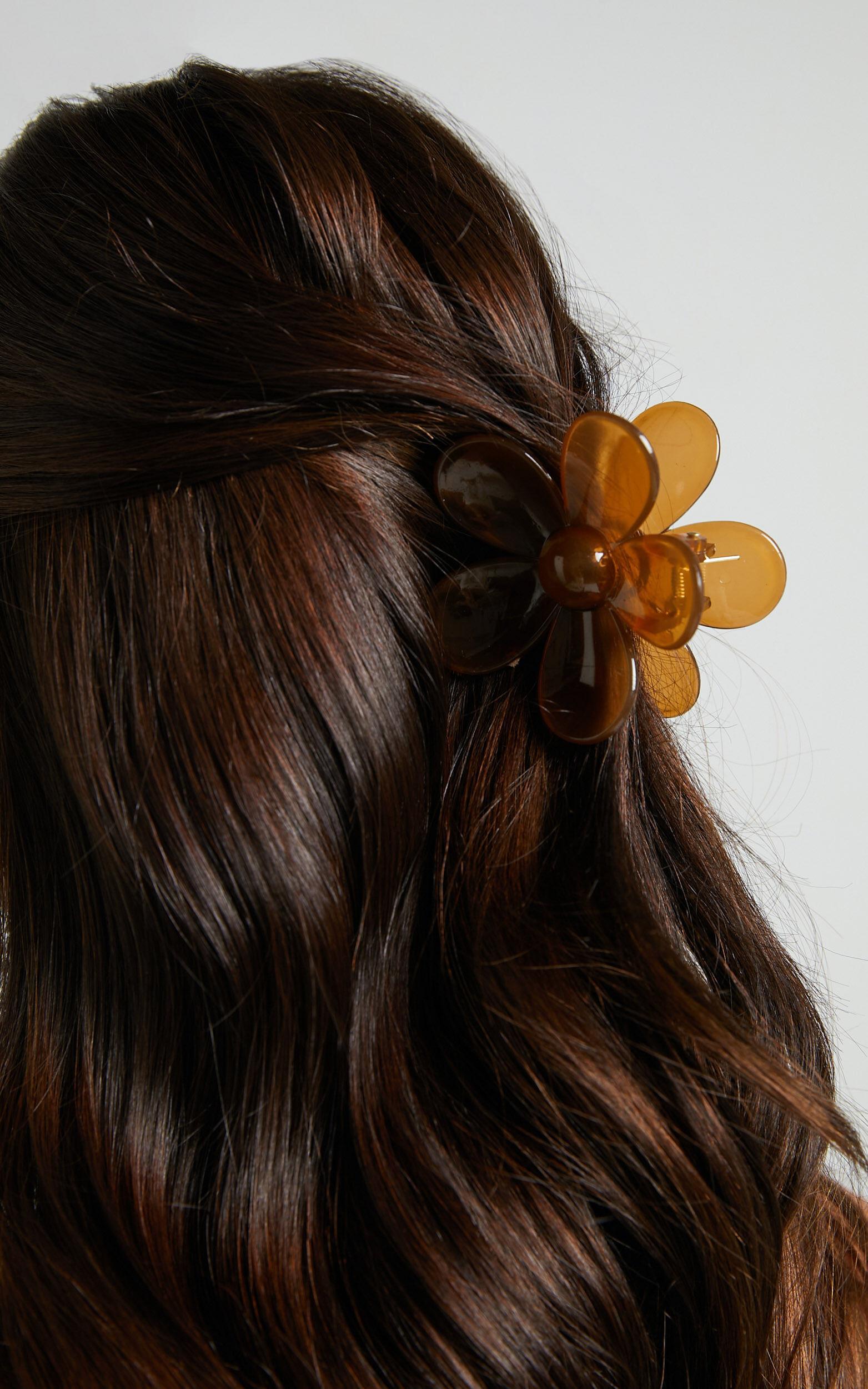 Pia Flower Hair Clip in Tort Brown Product Image
