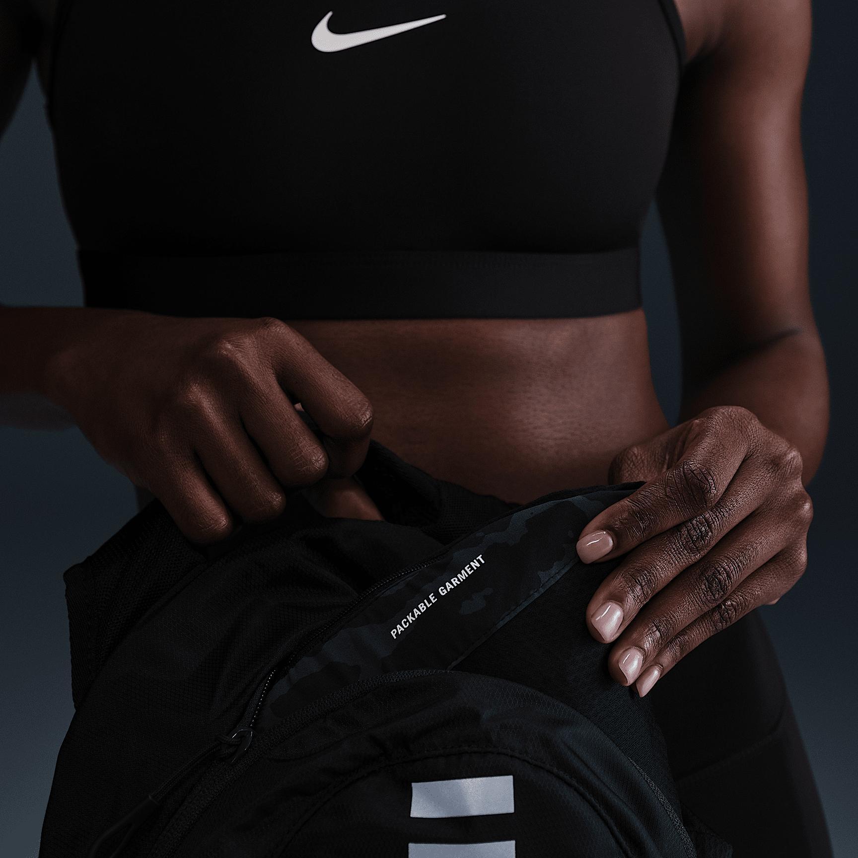 Nike Swift Women's Dri-FIT Packable Running Jacket Product Image