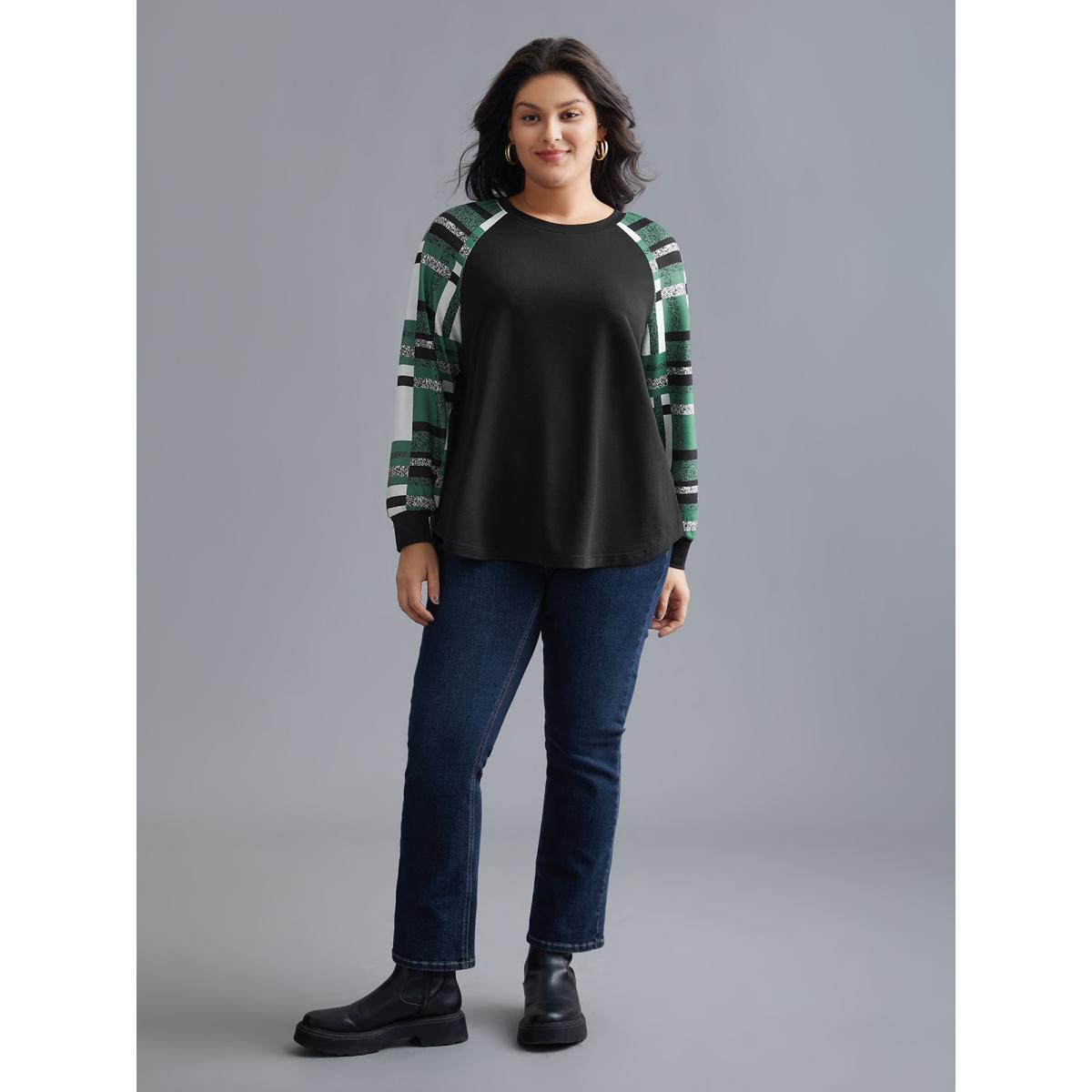 Plus Size Colorblock Contrast Raglan Sleeve Sweatshirt Women Emerald Casual Contrast Loose Round Neck Everyday Sweatshirts BloomChic 30/6X Product Image