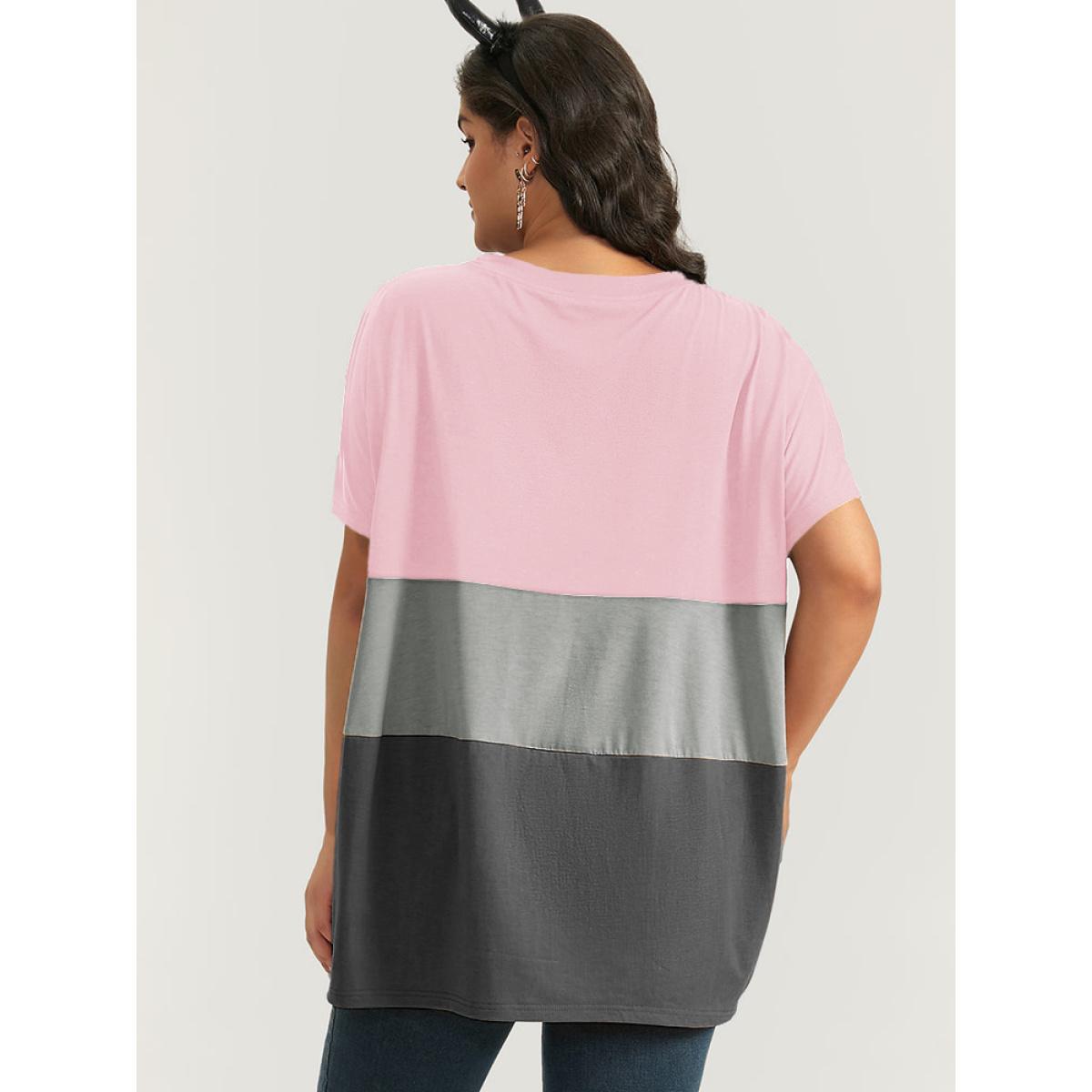 Plus Size Halloween Colorblock Contrast Pocket Crew Neck T-shirt Pink Women Casual Contrast Plain Round Neck Festival-Halloween T-shirts BloomChic 14-16/1X Product Image