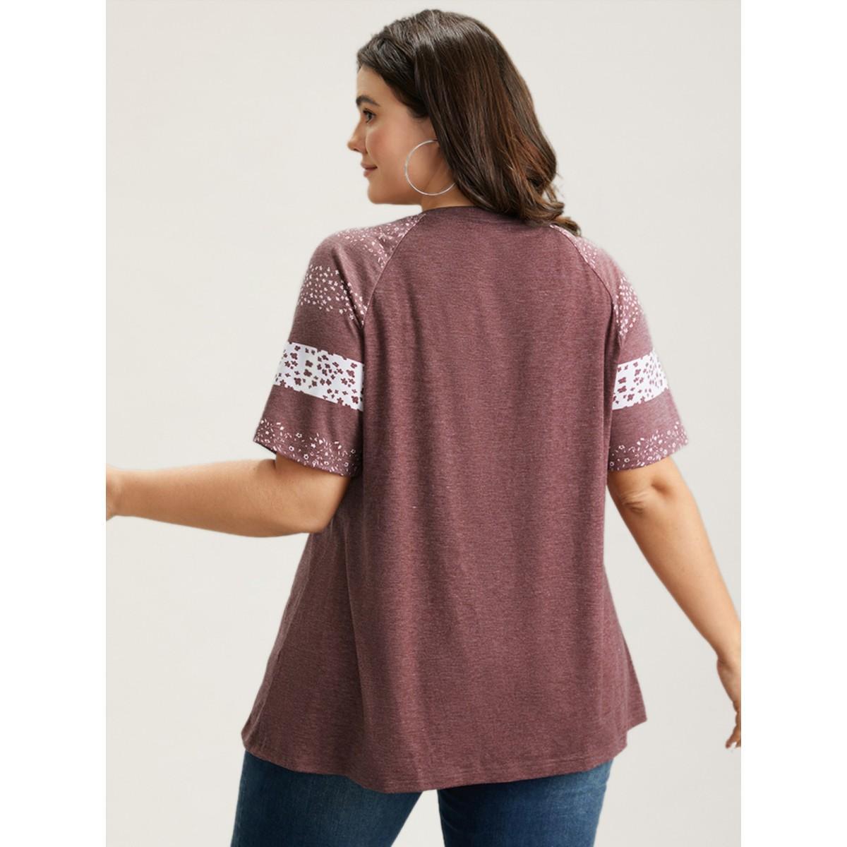 Plus Size Ditsy Floral Colorblock Contrast Raglan Sleeve T-shirt Blue Women Casual Contrast Ditsy Floral V-neck Everyday T-shirts BloomChic 10/M Product Image