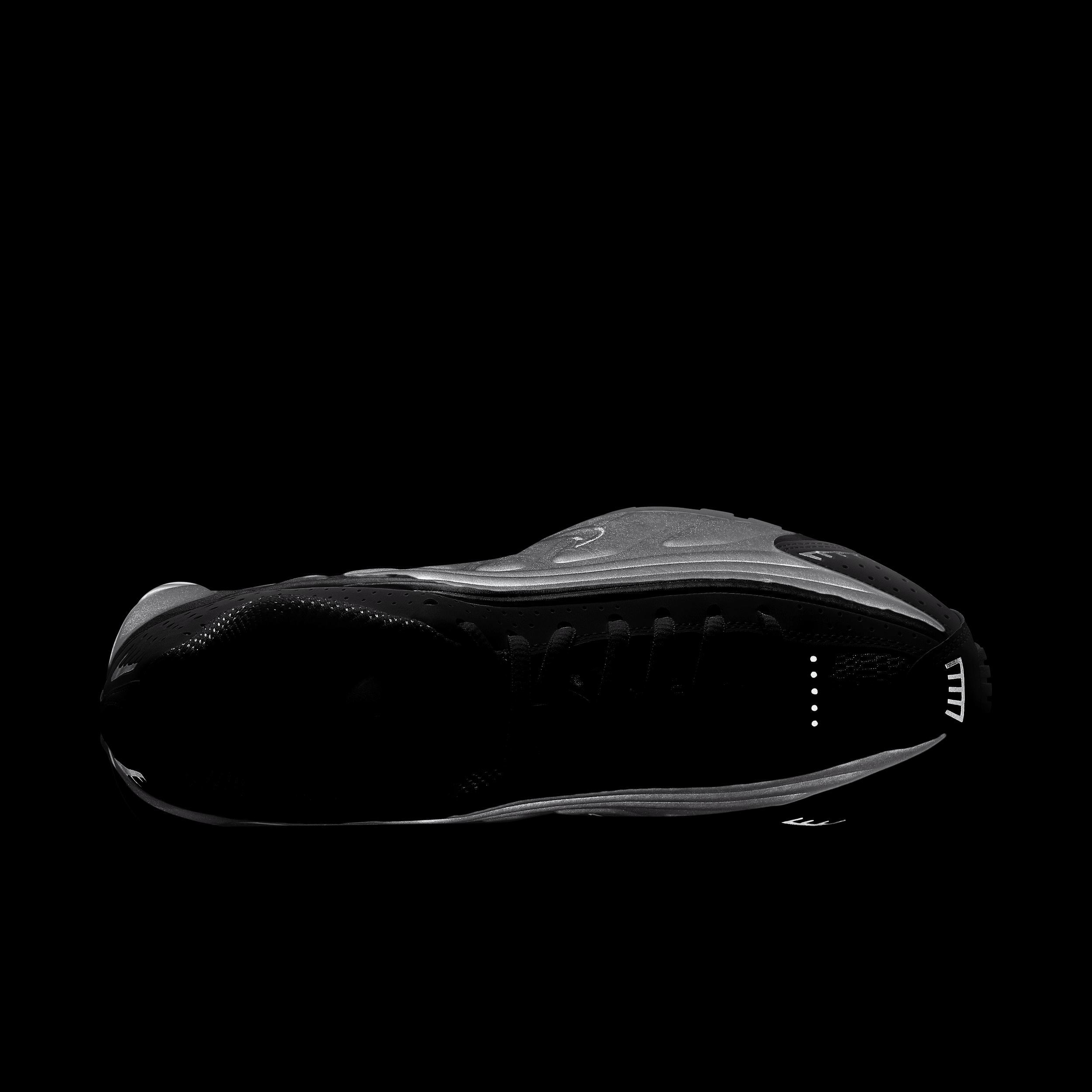 Nike Womens Shox R4 Casual Shoes Product Image