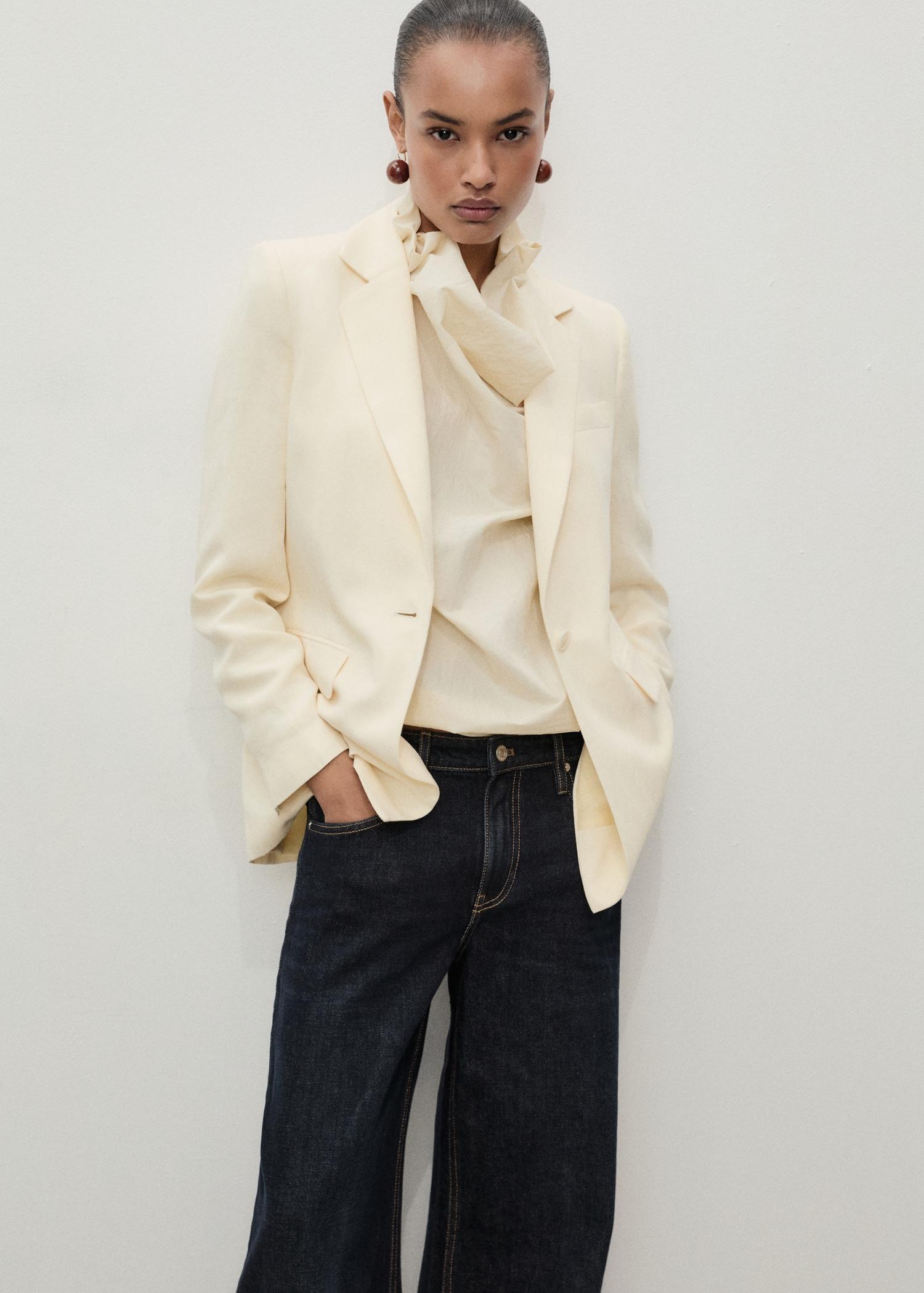 Low-rise rinse-wash wideleg jeans - Women | MANGO USA Product Image