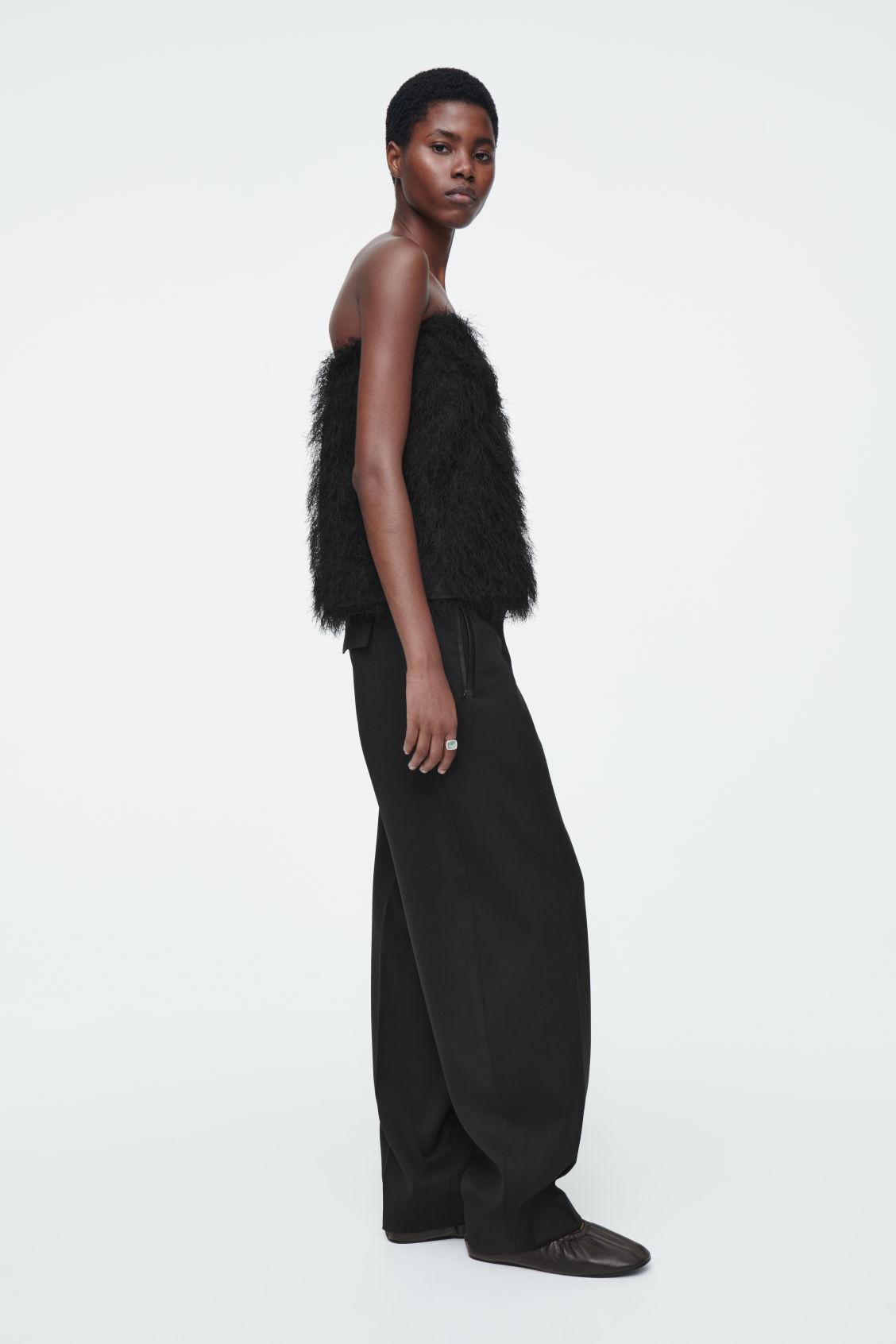 THE FEATHERED BANDEAU Product Image