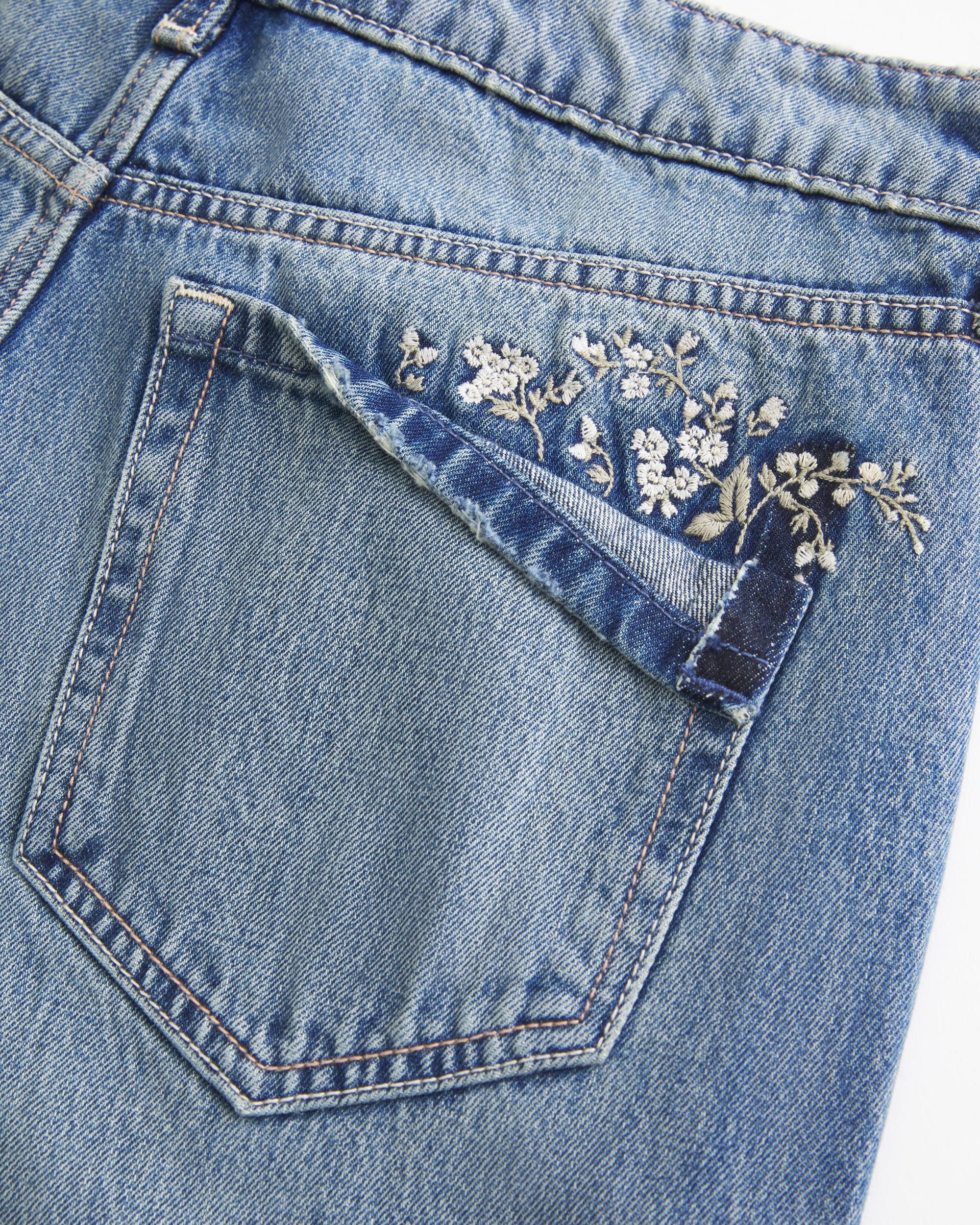 Low-Rise Ripped Light Wash Baggy Jeans Product Image