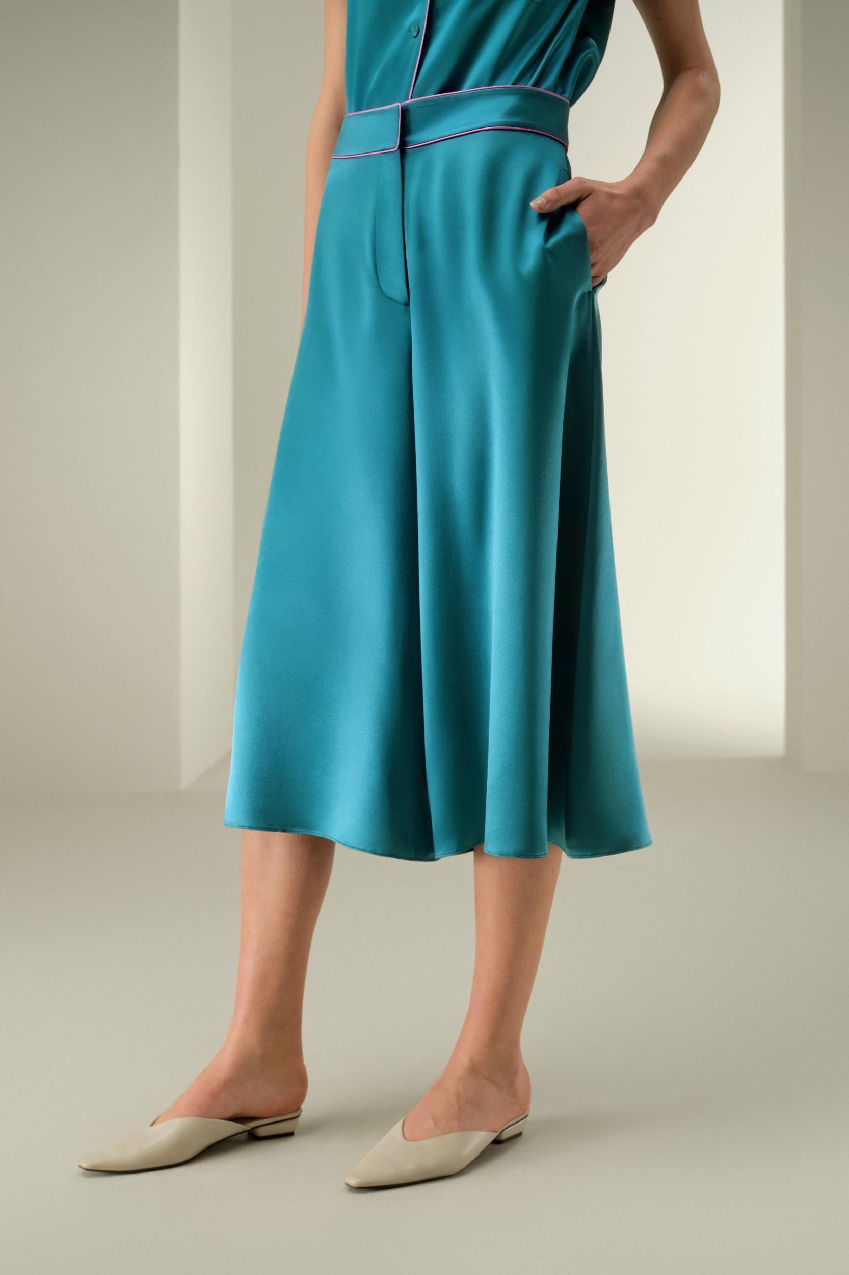 Contrast-Trimmed Silk Culottes Product Image