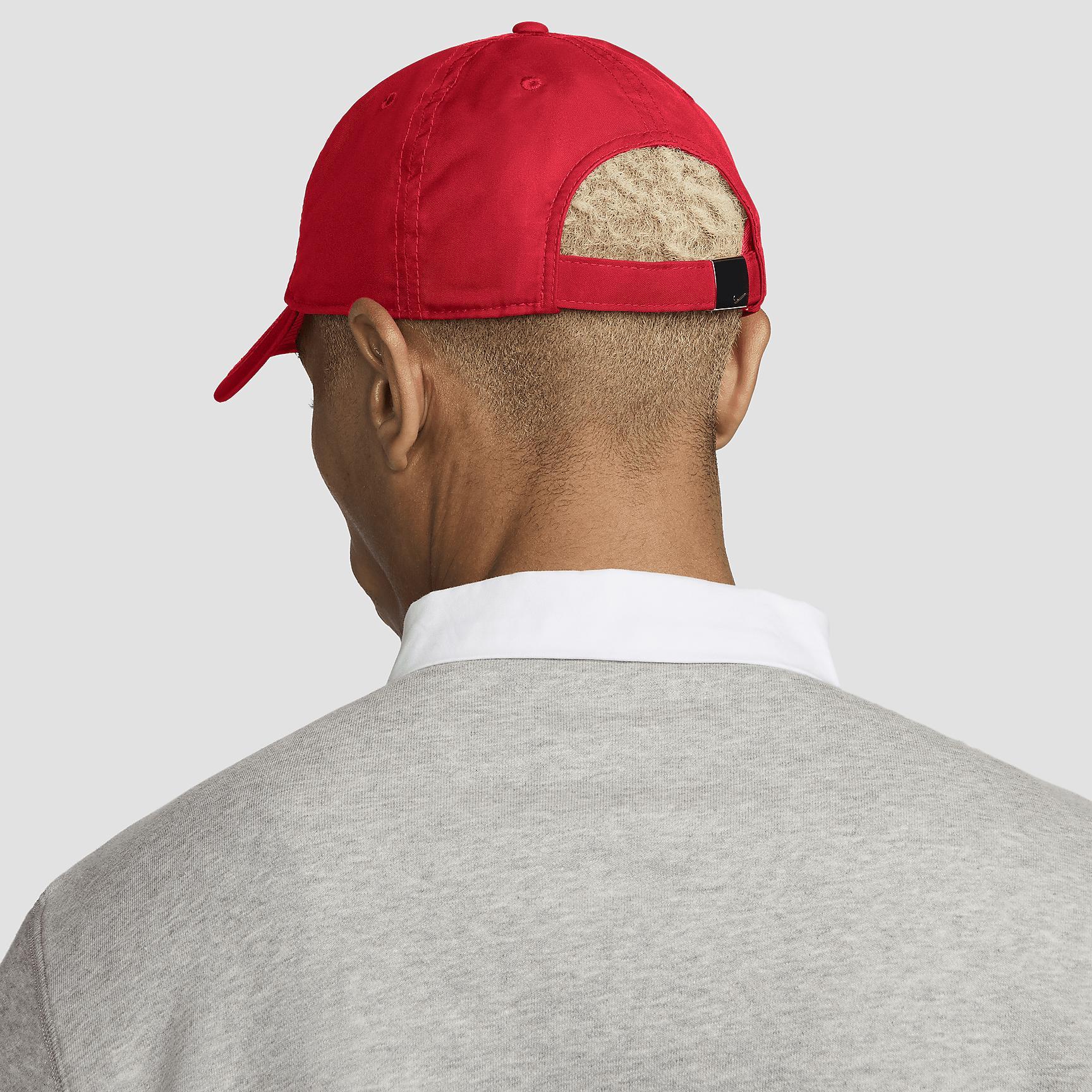 Nike Dri-FIT Club Unstructured Metal Swoosh Cap Product Image