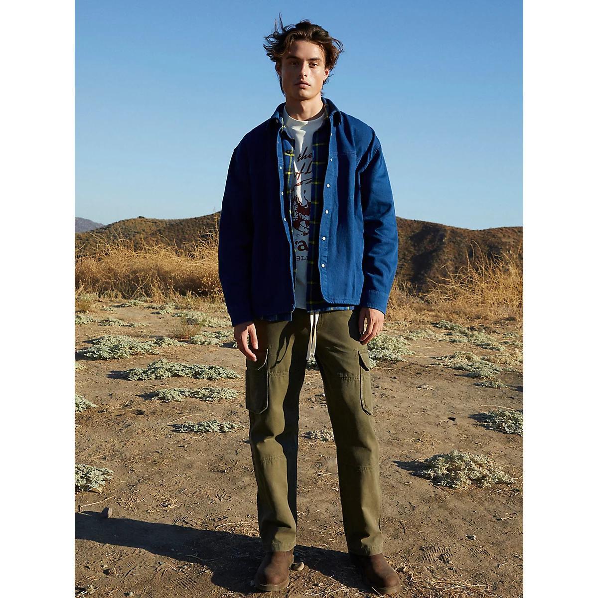 Wrangler® x PacSun Men's Relaxed Cargo Pant in Pine Product Image