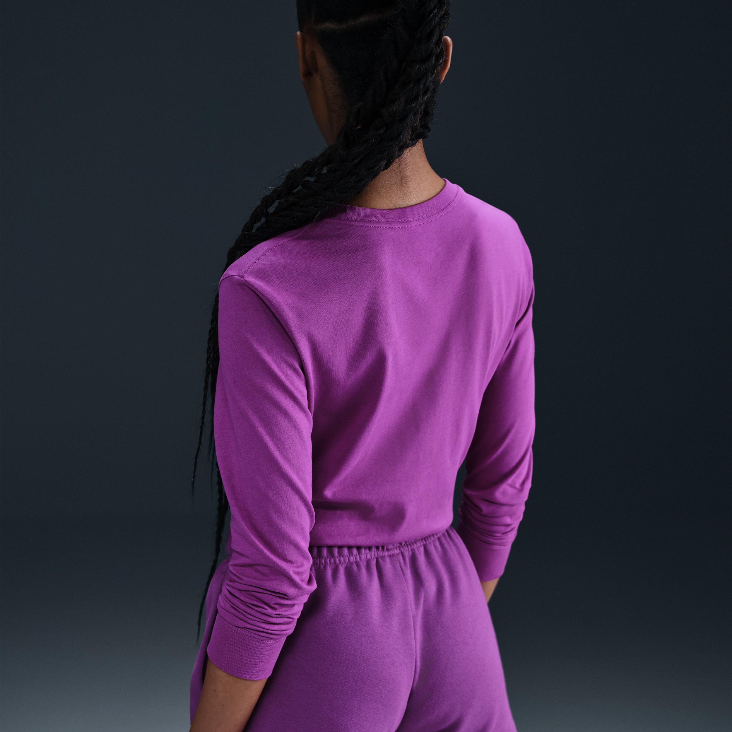Women's Nike Sportswear Club Long-Sleeve T-Shirt Product Image