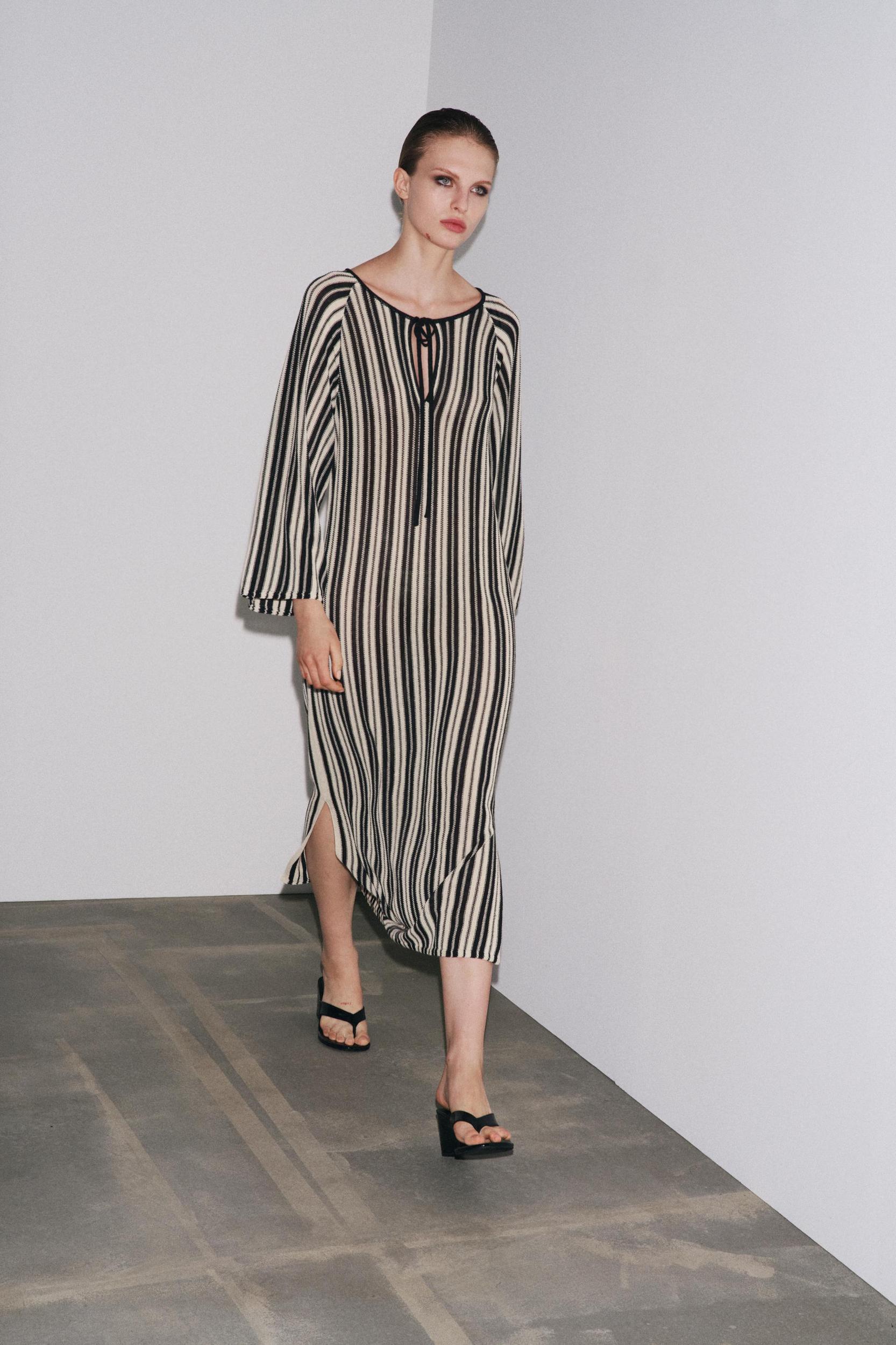 STRIPED KNIT DRESS WITH LINEN Product Image