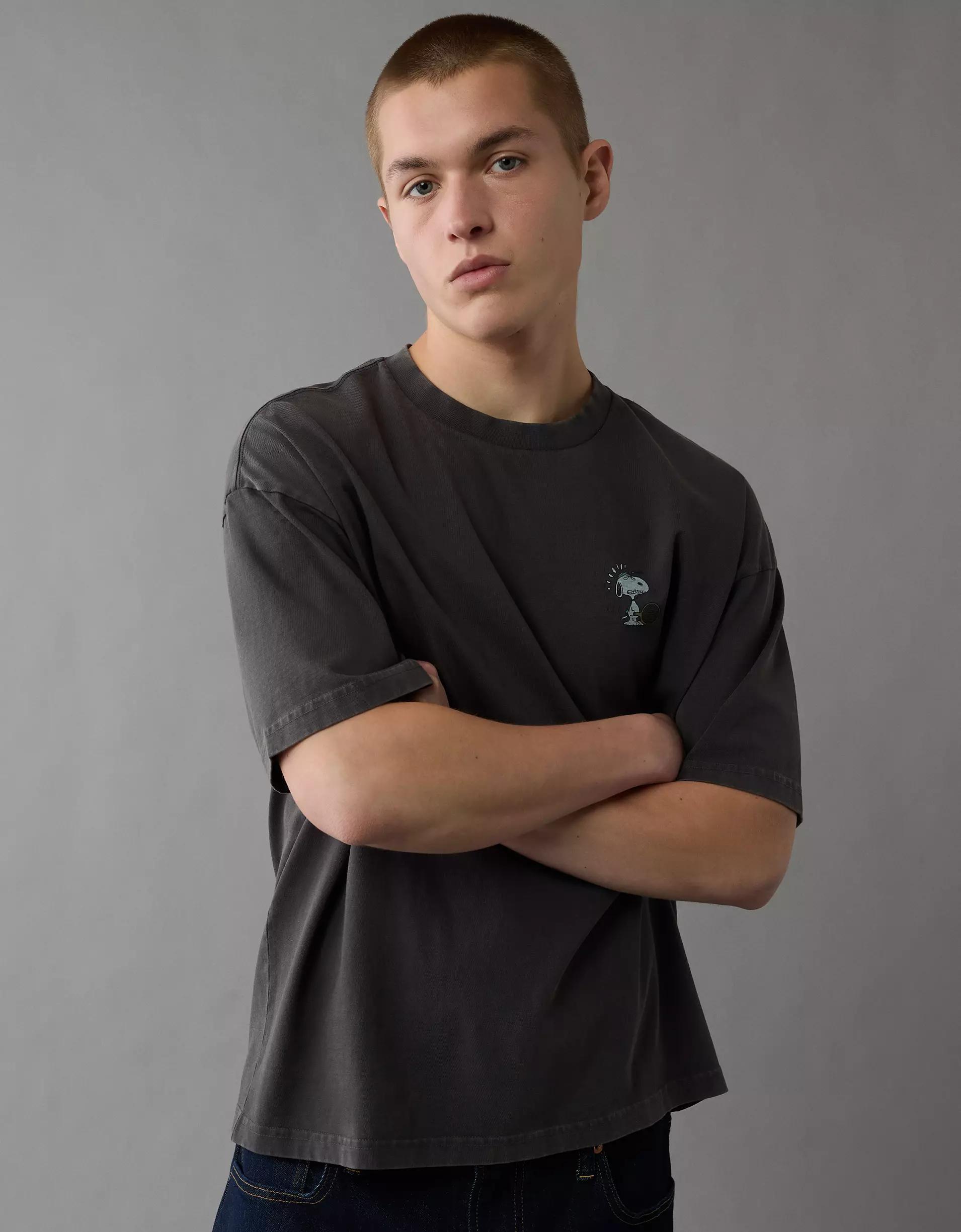 AE Boxy Snoopy Graphic T-Shirt Product Image
