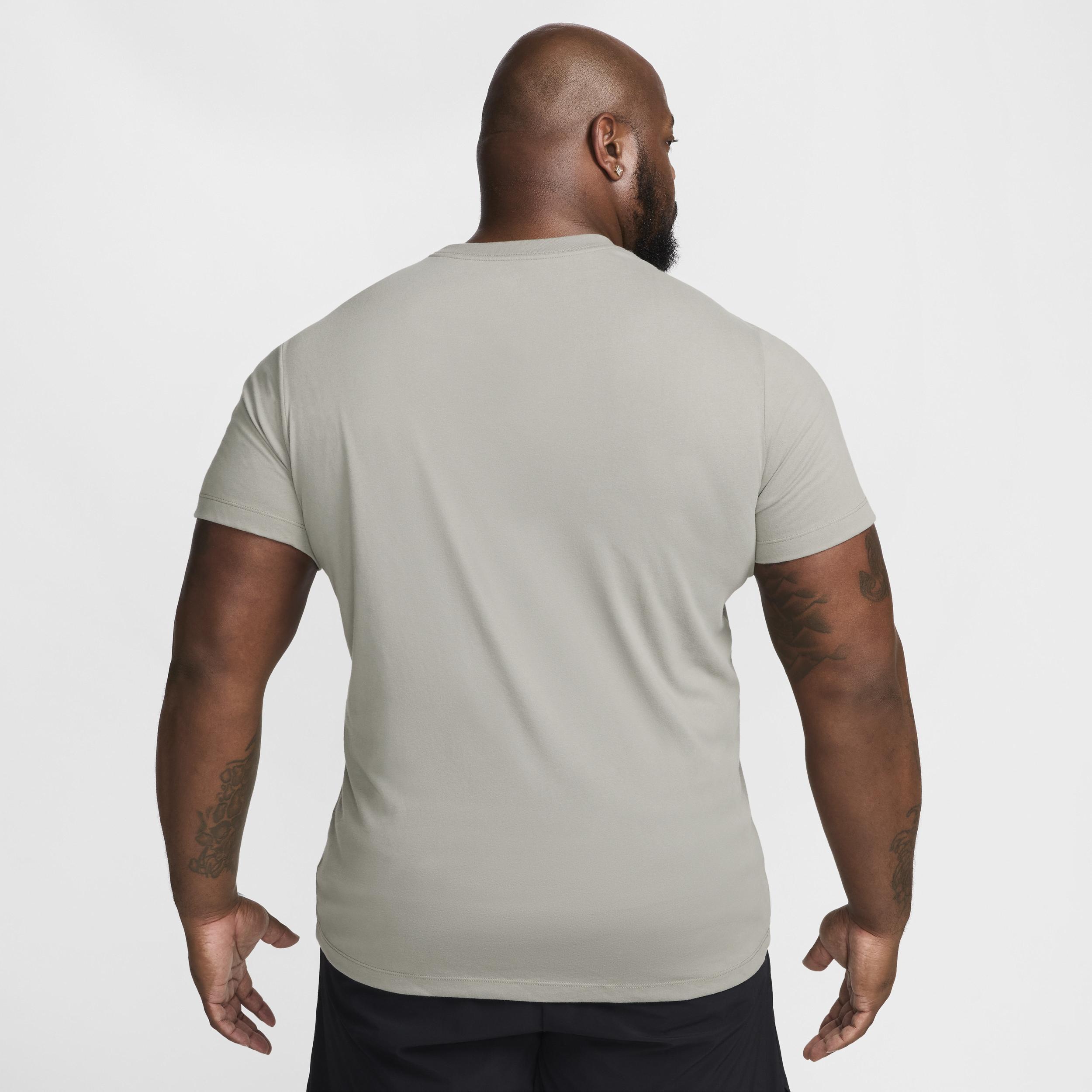 Nike Men's Dri-FIT Fitness T-Shirt Product Image
