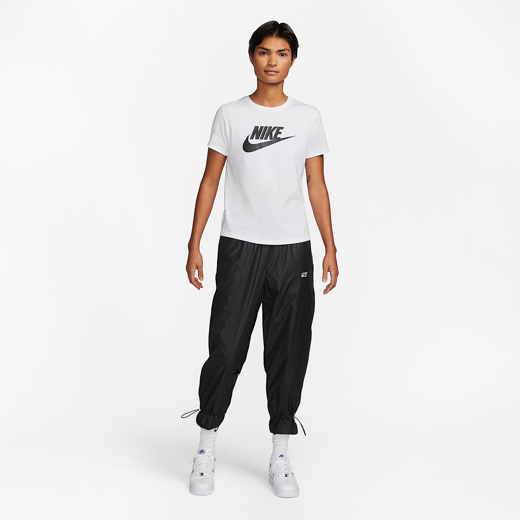 Nike Sportswear Essentials Women's Logo T-Shirt Product Image