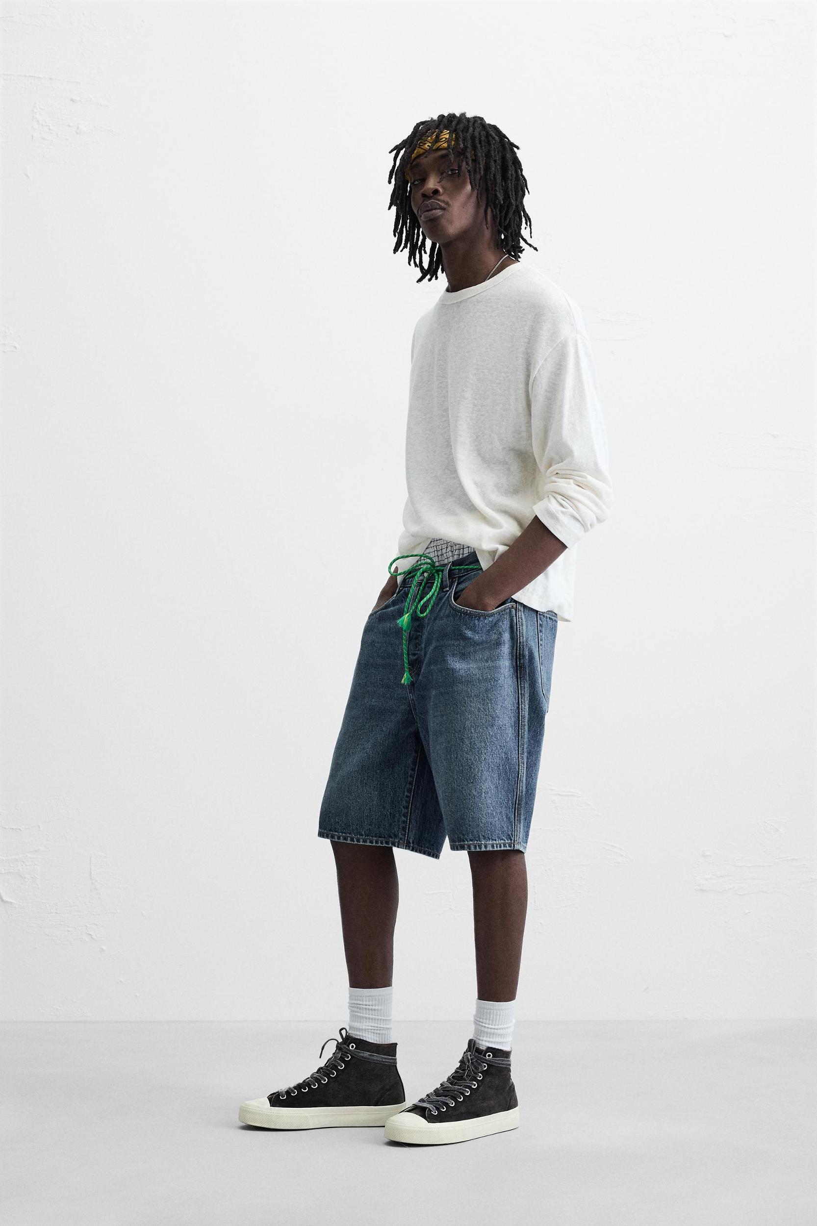 STRAIGHT FIT DENIM SHORTS Product Image