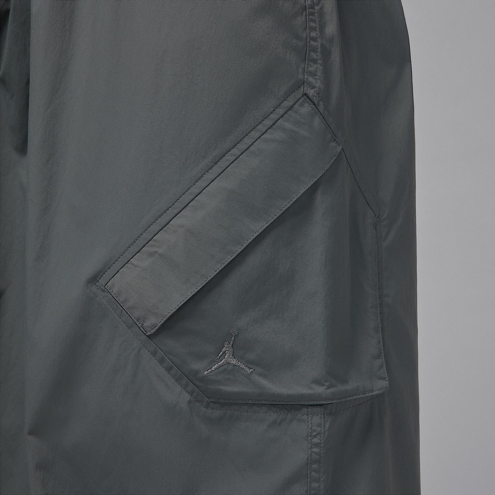 Women's Jordan Flight Chicago Parachute Pants Product Image