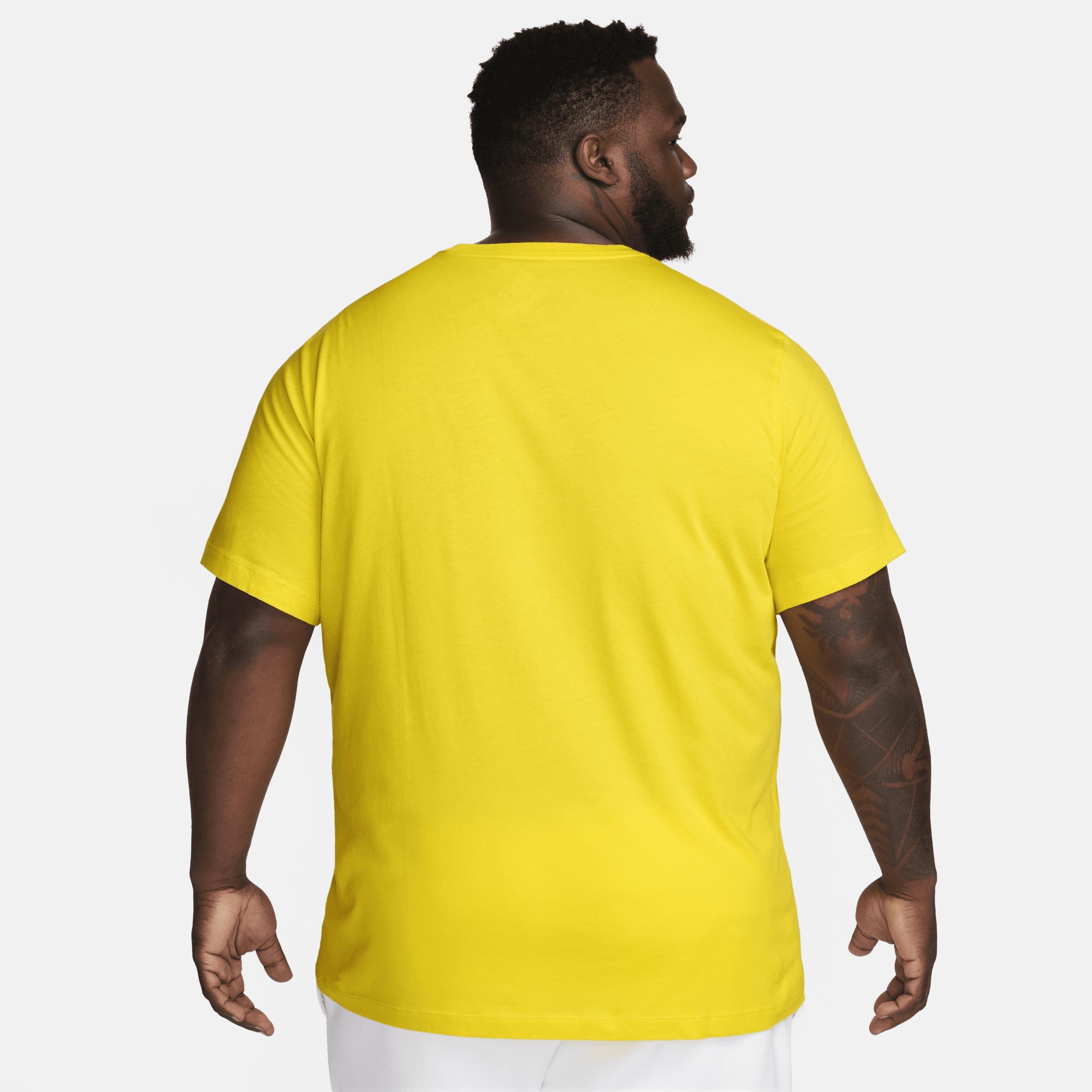 Nike Sportswear Club T-Shirt Product Image