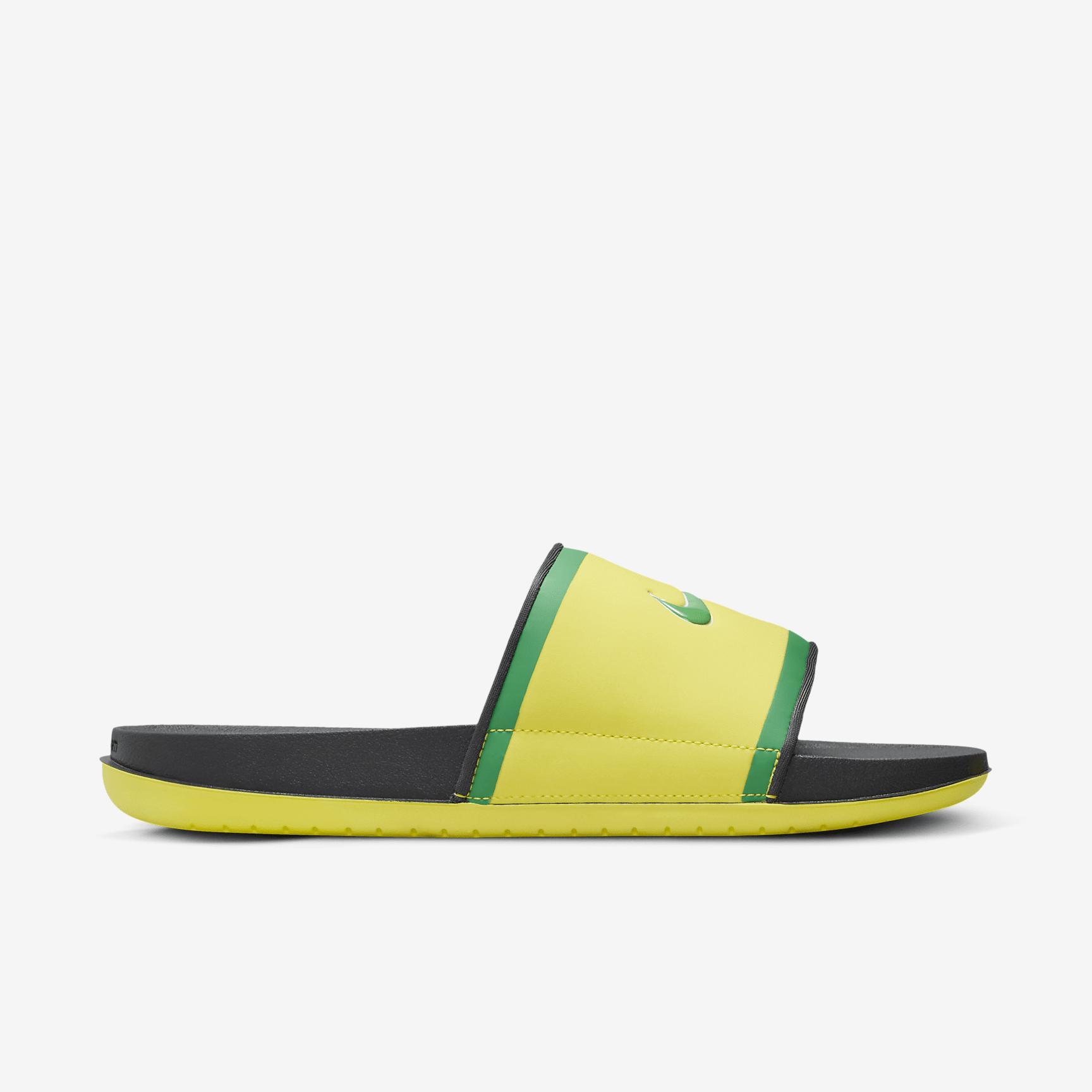 Nike Men's College Offcourt (Oregon) Slides Product Image