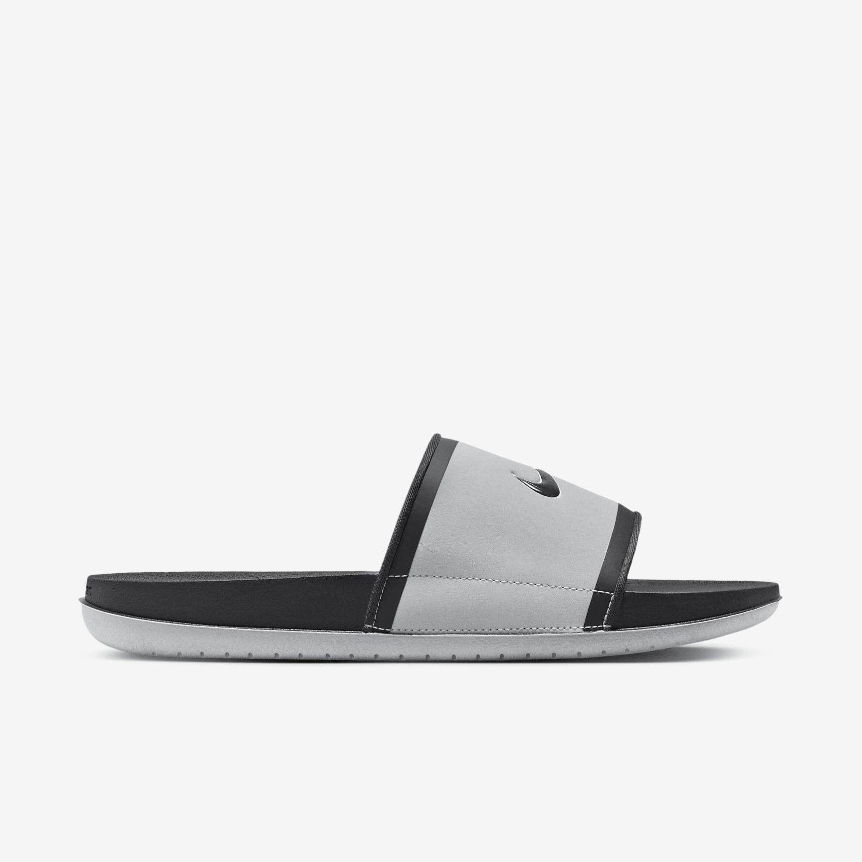 Nike Men's Offcourt (New York Yankees) Offcourt Slides Product Image