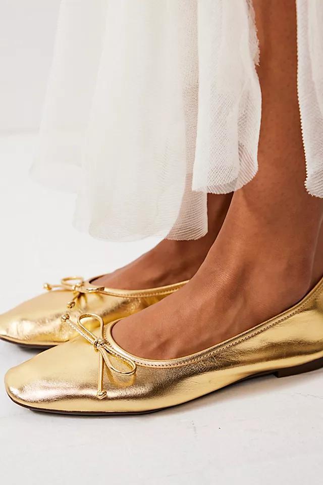 Arissa Flats Product Image