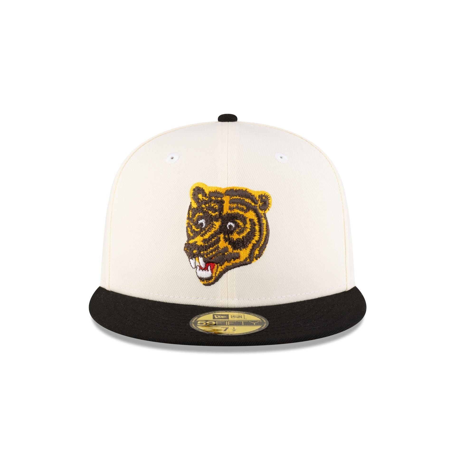Boston Bruins Historic Bear 59FIFTY Fitted Hat Male Product Image