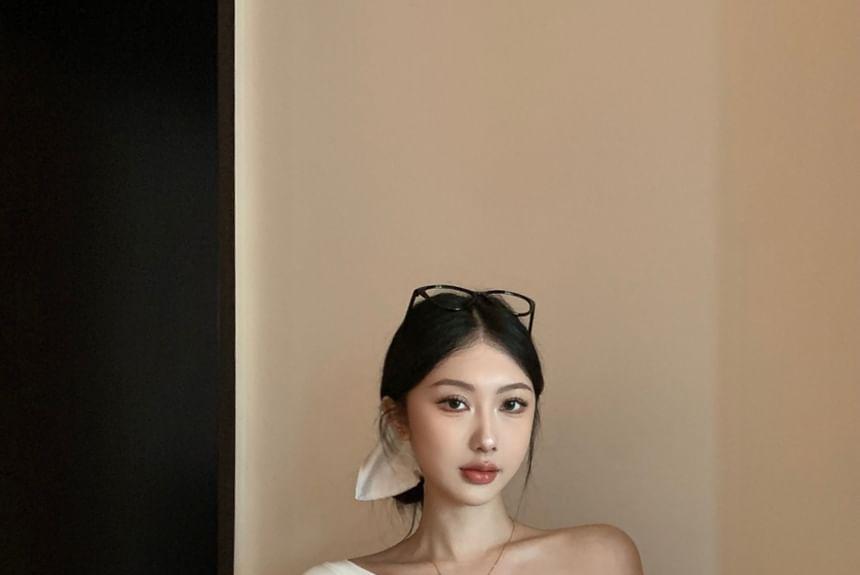 Off Shoulder Long-Sleeve Numbering Printed Cropped Tee / Mid Rise Plain Wide Leg Pants Product Image