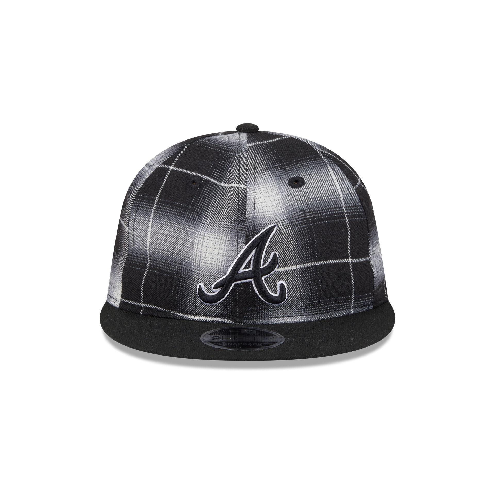 Atlanta Braves Black and White Plaid Retro Crown 9FIFTY Snapback Hat Male Product Image