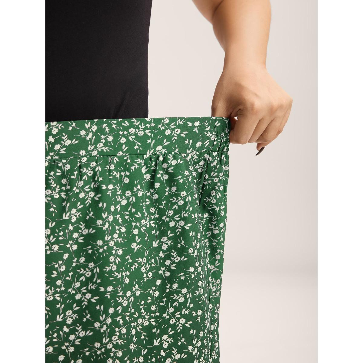 Plus Size Floral Print Wide-Leg Shorts Women LightBlue Elegant Wide Leg Everyday-Elegant Shorts BloomChic 18-20/2X Product Image