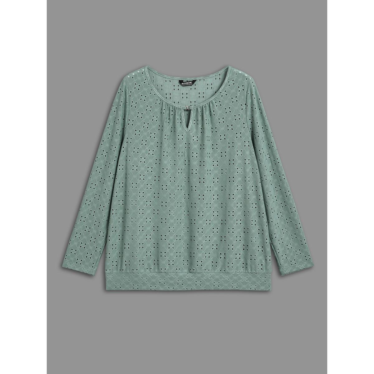 Plus Size Plain Eyelet Jacquard Plisse T-Shirt Greenbean Women Elegant Texture Round Neck Everyday T-shirts BloomChic 30/6X Product Image