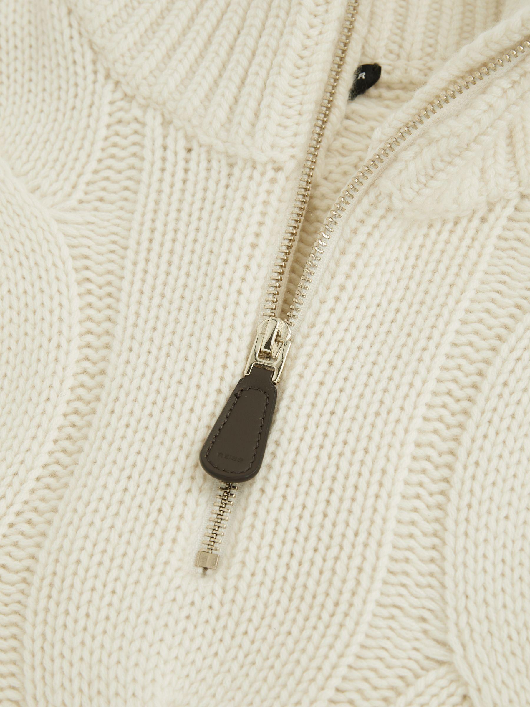 Atelier Cabled-Cashmere Jumper in White Product Image