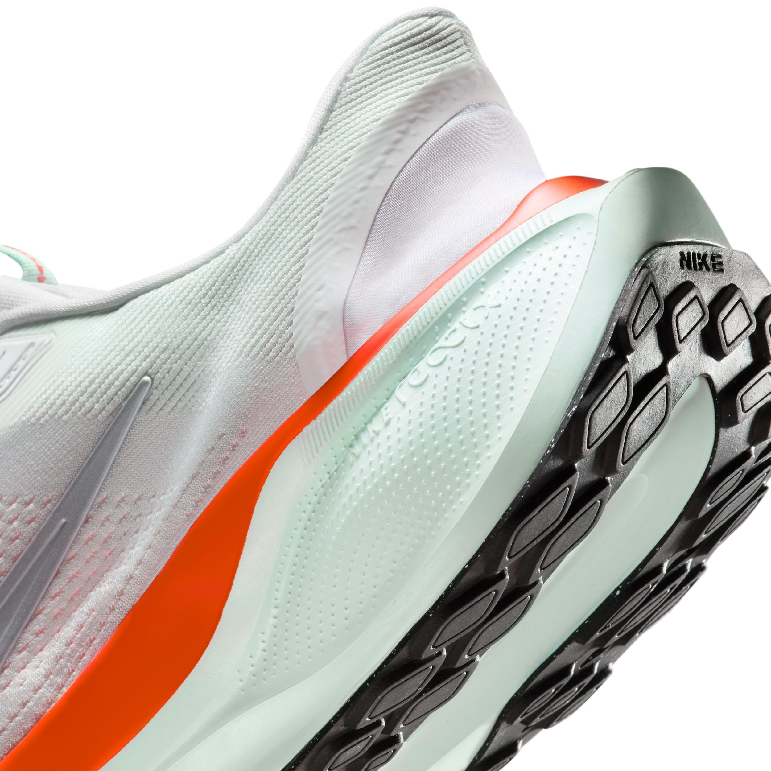 Nike Men's Pegasus EasyOn Road Running Shoes Product Image