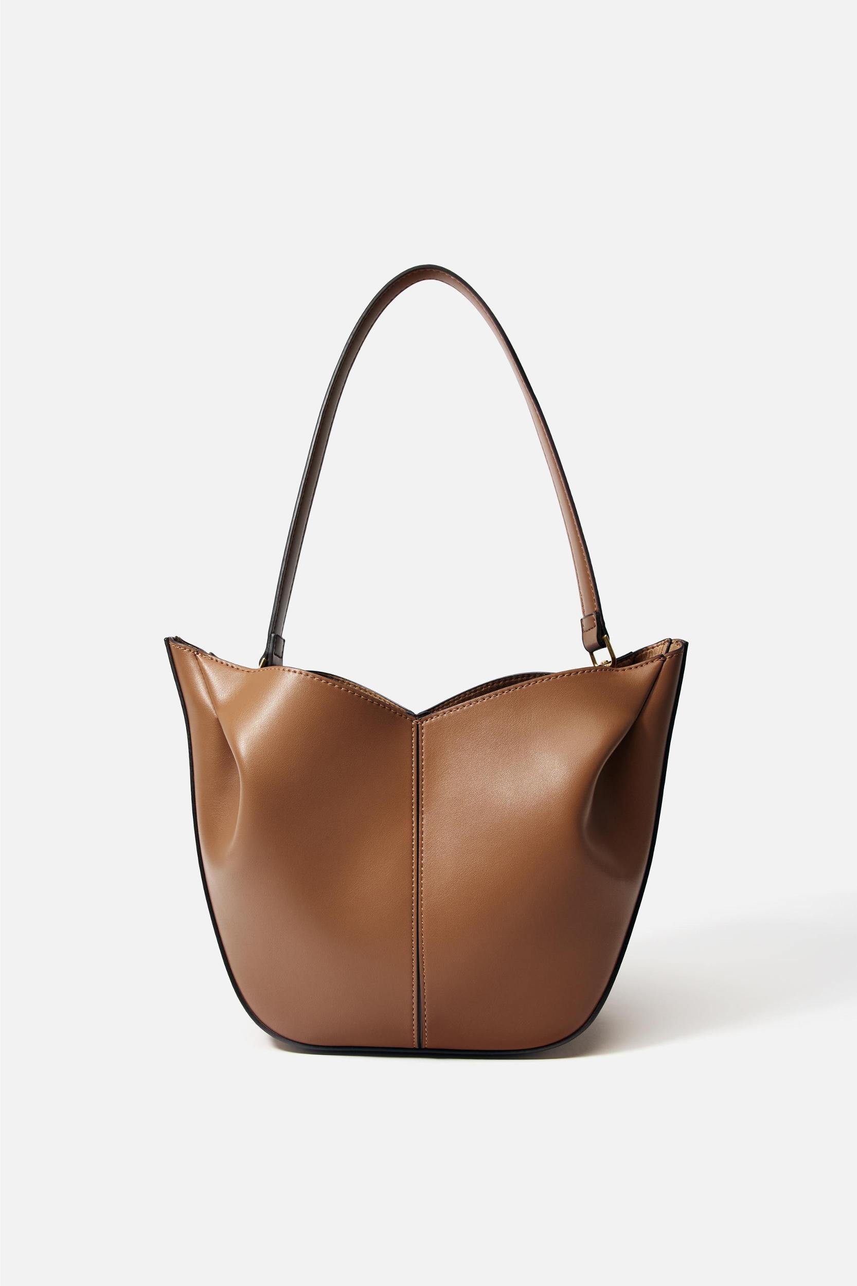 GATHERED SHOPPER Product Image