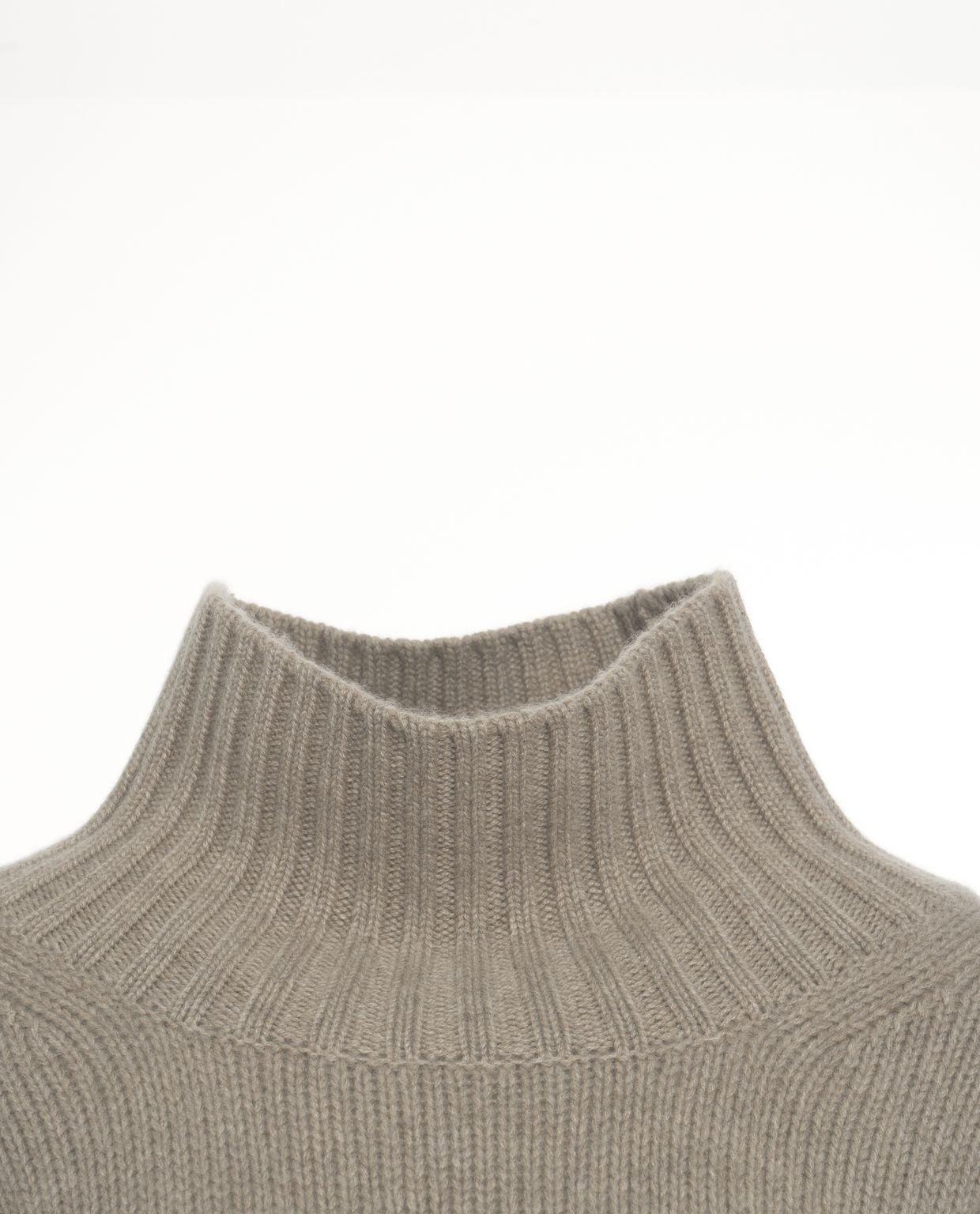 Cashmere turtleneck sweater Product Image