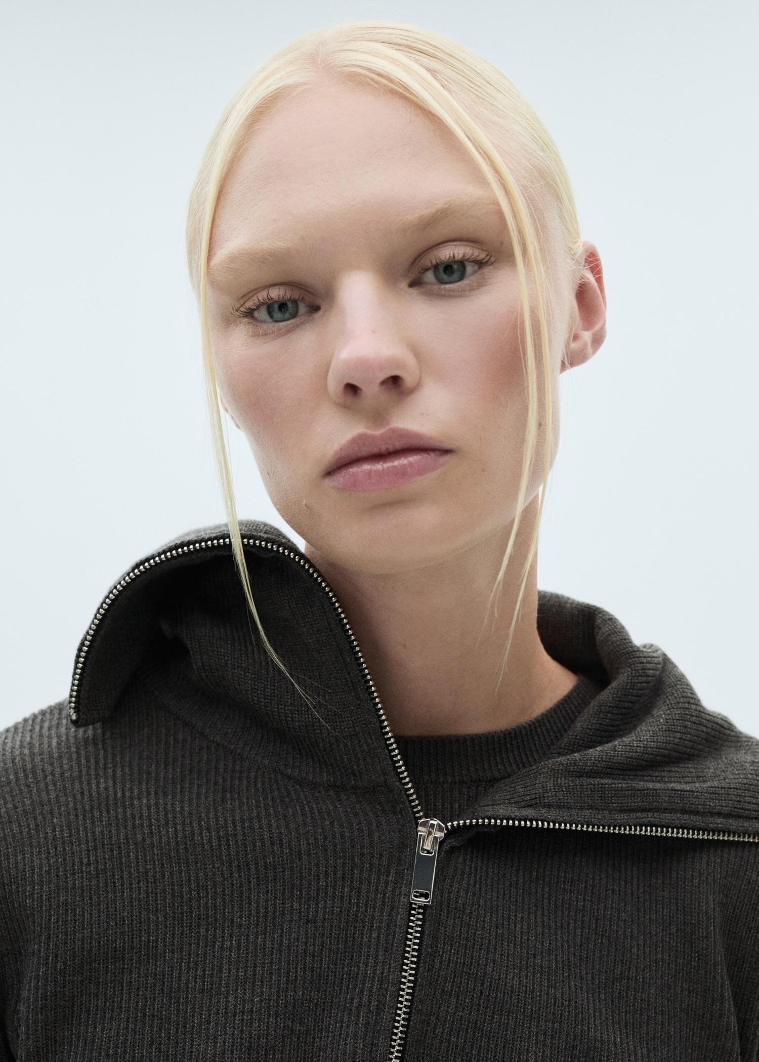 High neck sweater with zip - Women | MANGO USA Product Image