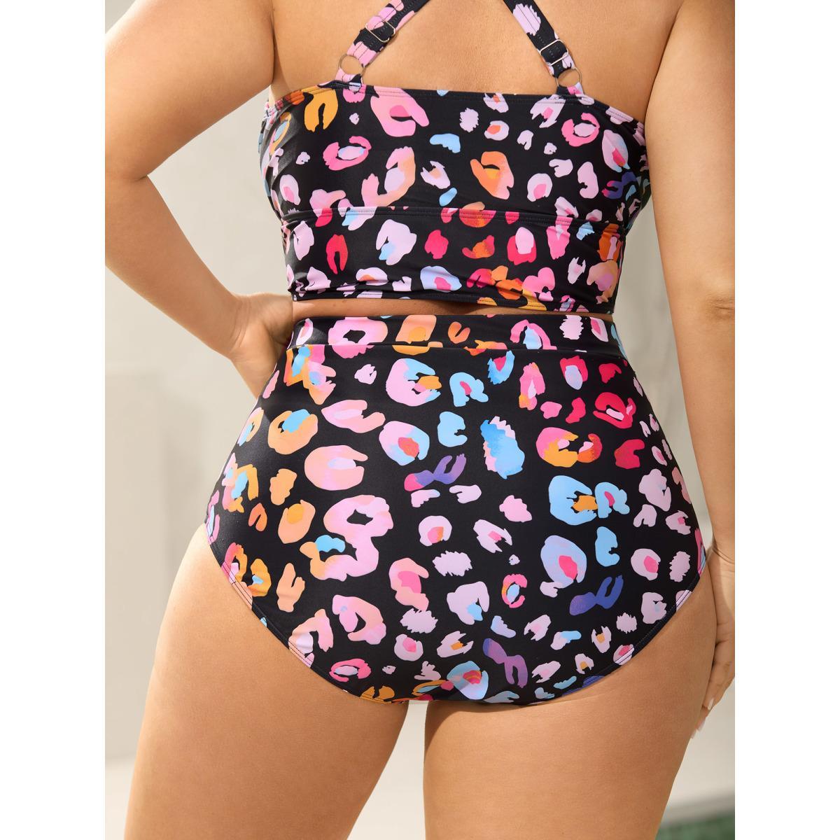 Plus Size Pattern Print Ruched Tight-Fit Swim Bottoms Women's Swimwear Black Beach High stretch Skinny Mid Rise Curve Swim Bottoms BloomChic 14-16/1X Product Image