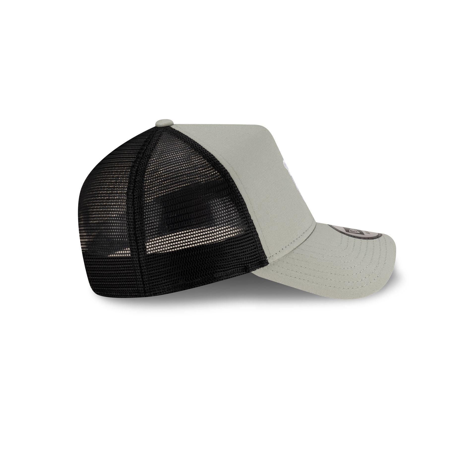 Chelsea FC Lion Crest Seasonal Mint 9FORTY A-Frame Snapback Hat Male Product Image