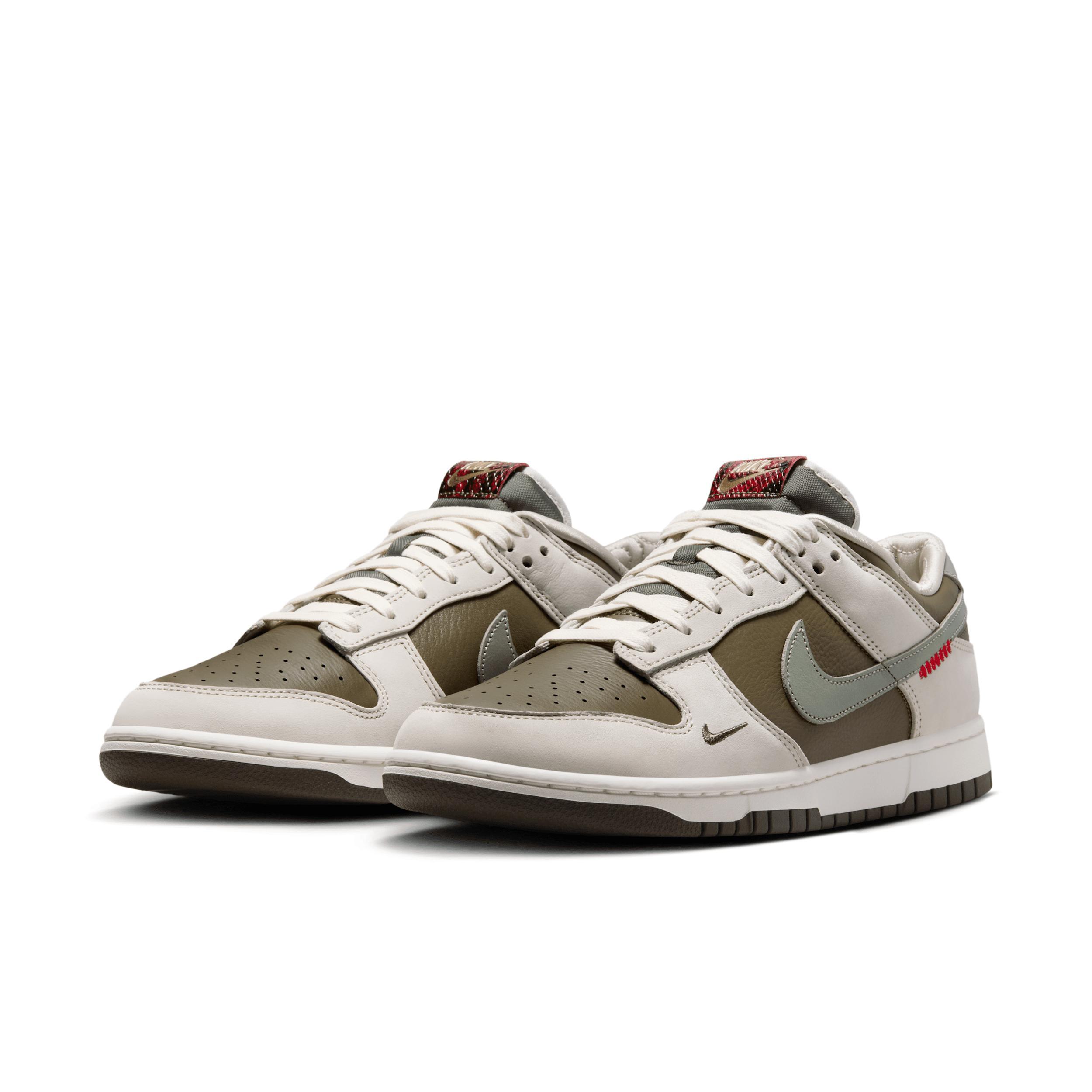 Nike Men's Dunk Low Retro Shoes Product Image