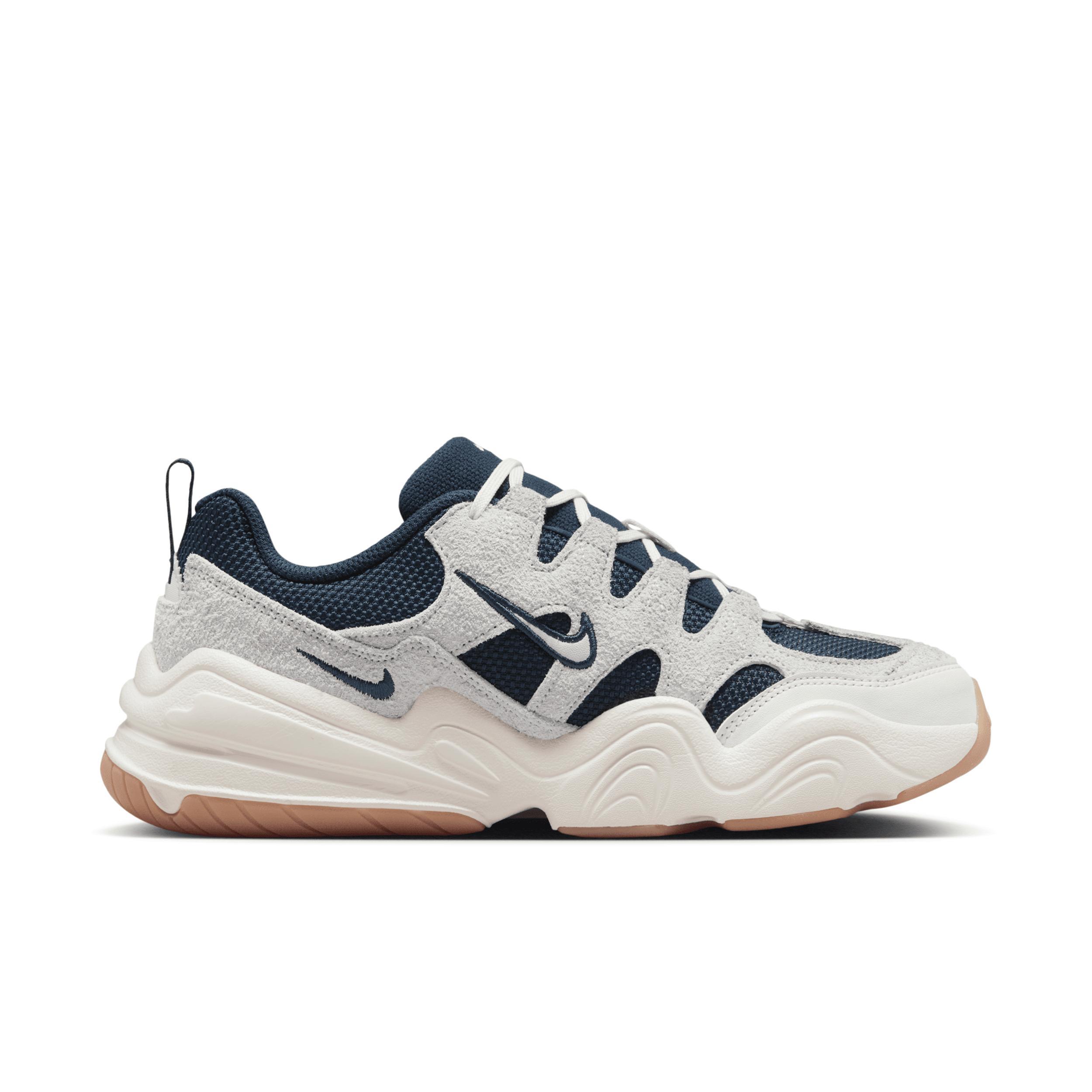 Nike Womens Tech Hera Casual Shoes Product Image